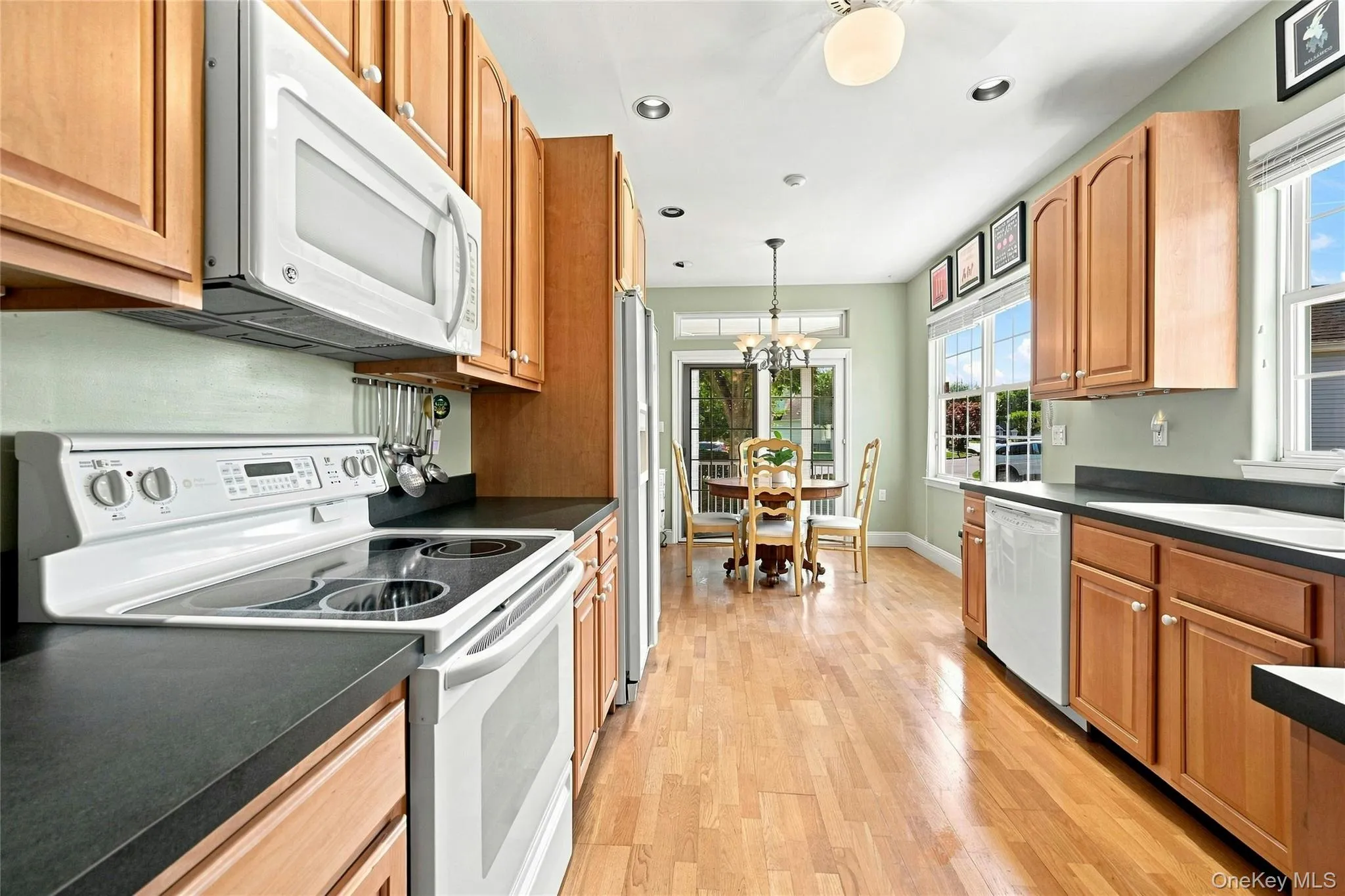 477 Leisure Drive, Brookhaven, NY, 2 Bedrooms Bedrooms, 5 Rooms Rooms,2 BathroomsBathrooms,Residential,For Rent,Leisure,0,1046192 477 Leisure Drive, Brookhaven, NY, 2 Bedrooms Bedrooms, 5 Rooms Rooms,2 BathroomsBathrooms,Residential,For Rent,Leisure,0,1046192