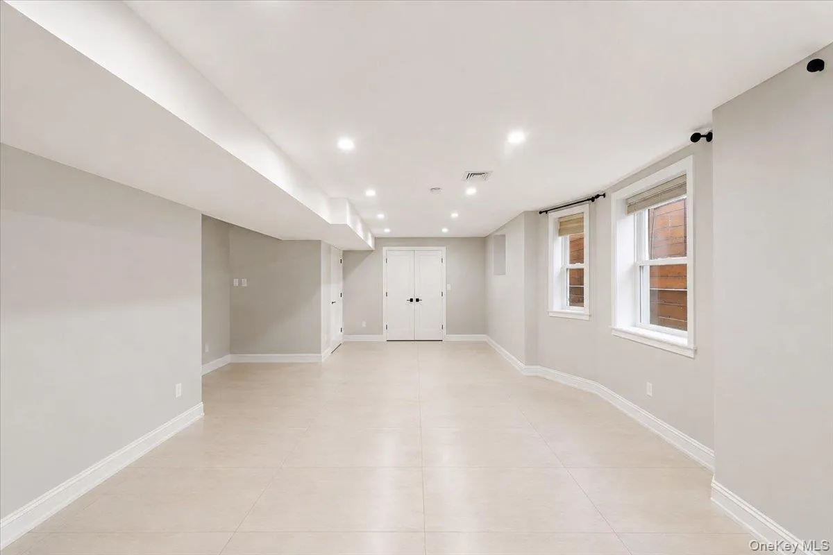 65 Wildway, Yonkers, NY, 5 Bedrooms Bedrooms, 14 Rooms Rooms,4 BathroomsBathrooms,Residential,For Rent,Wildway,0,1046201 65 Wildway, Yonkers, NY, 5 Bedrooms Bedrooms, 14 Rooms Rooms,4 BathroomsBathrooms,Residential,For Rent,Wildway,0,1046201