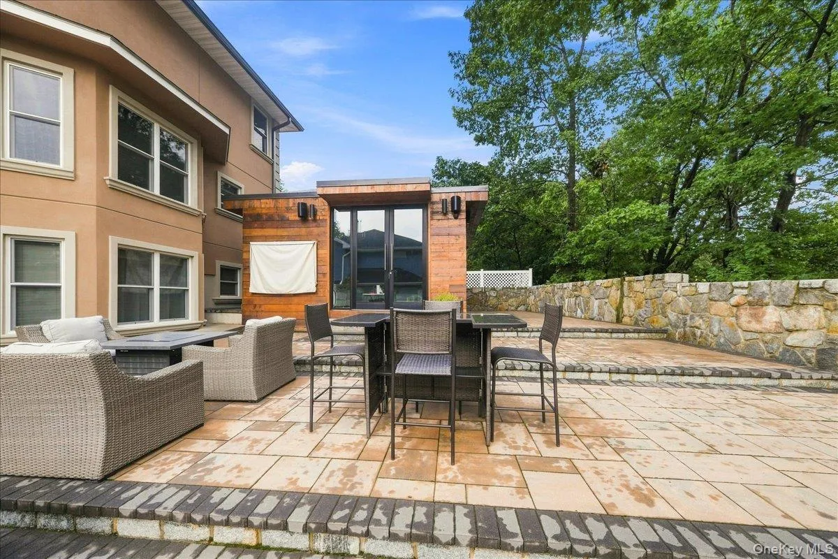 65 Wildway, Yonkers, NY, 5 Bedrooms Bedrooms, 14 Rooms Rooms,4 BathroomsBathrooms,Residential,For Rent,Wildway,0,1046201 65 Wildway, Yonkers, NY, 5 Bedrooms Bedrooms, 14 Rooms Rooms,4 BathroomsBathrooms,Residential,For Rent,Wildway,0,1046201