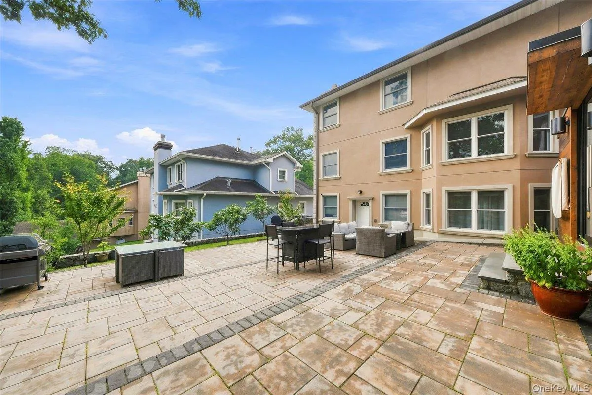 65 Wildway, Yonkers, NY, 5 Bedrooms Bedrooms, 14 Rooms Rooms,4 BathroomsBathrooms,Residential,For Rent,Wildway,0,1046201 65 Wildway, Yonkers, NY, 5 Bedrooms Bedrooms, 14 Rooms Rooms,4 BathroomsBathrooms,Residential,For Rent,Wildway,0,1046201