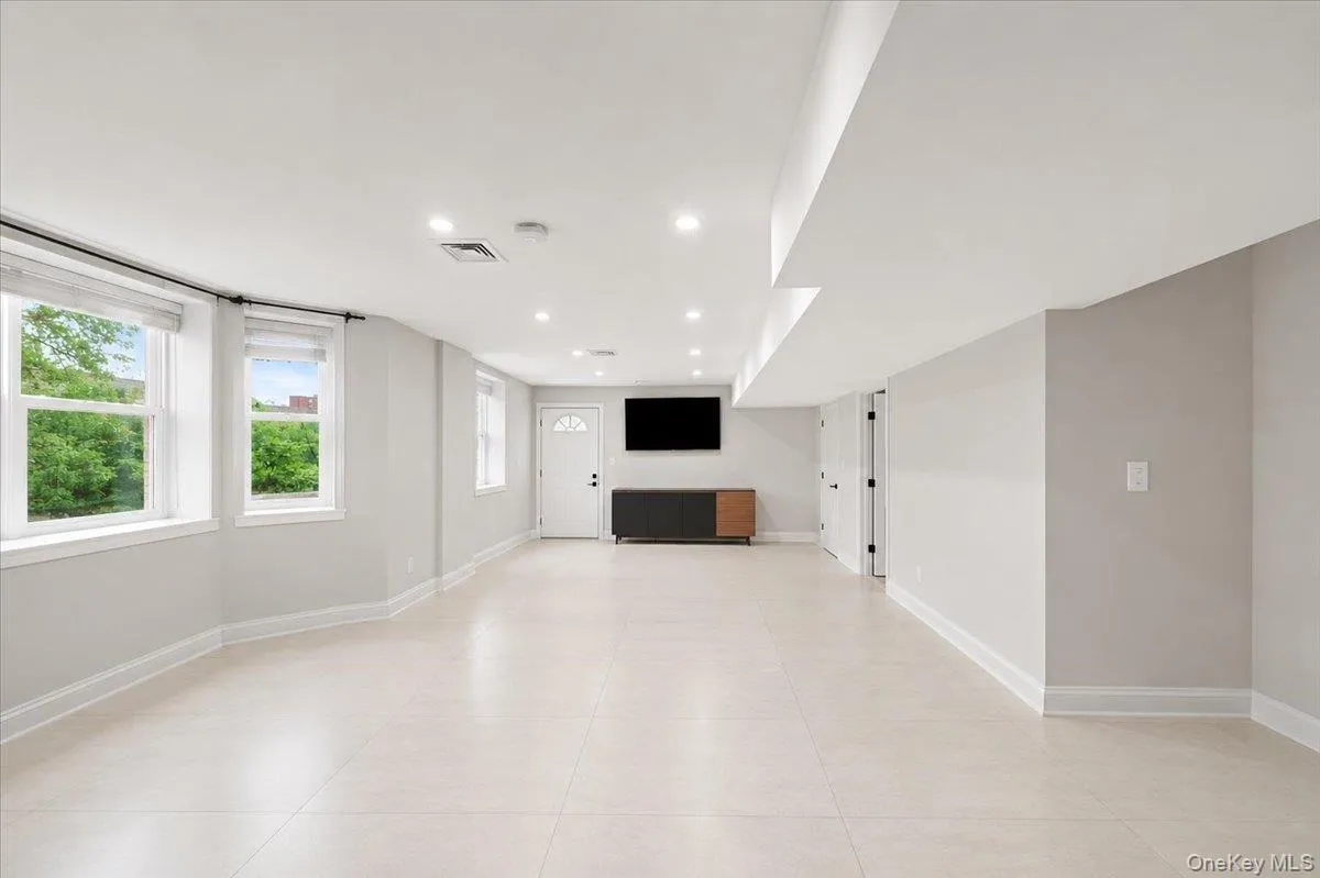 65 Wildway, Yonkers, NY, 5 Bedrooms Bedrooms, 14 Rooms Rooms,4 BathroomsBathrooms,Residential,For Rent,Wildway,0,1046201 65 Wildway, Yonkers, NY, 5 Bedrooms Bedrooms, 14 Rooms Rooms,4 BathroomsBathrooms,Residential,For Rent,Wildway,0,1046201