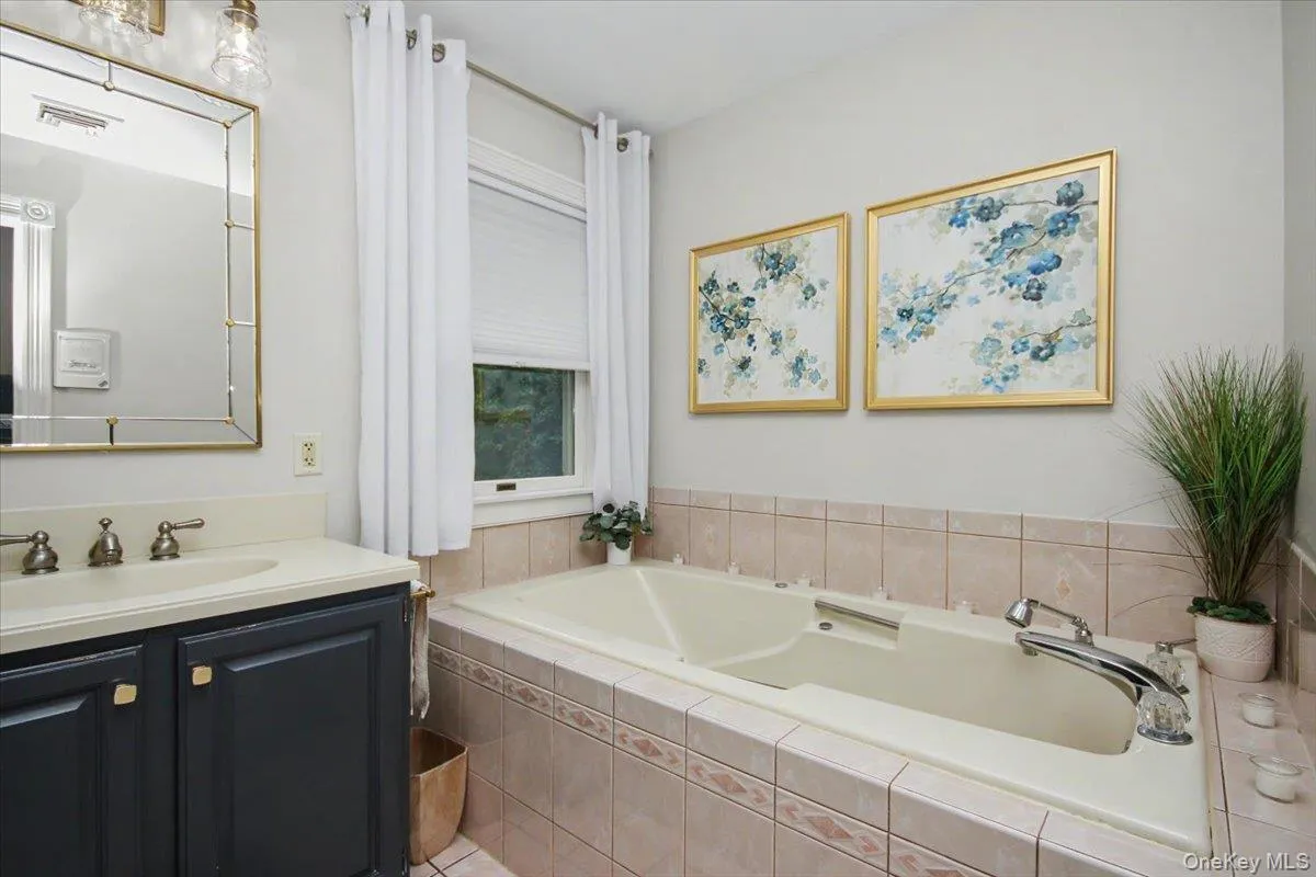 84 Harden Drive, Beekman, NY, 4 Bedrooms Bedrooms, 9 Rooms Rooms,3 BathroomsBathrooms,Residential,For Rent,Harden,0,1046205 84 Harden Drive, Beekman, NY, 4 Bedrooms Bedrooms, 9 Rooms Rooms,3 BathroomsBathrooms,Residential,For Rent,Harden,0,1046205