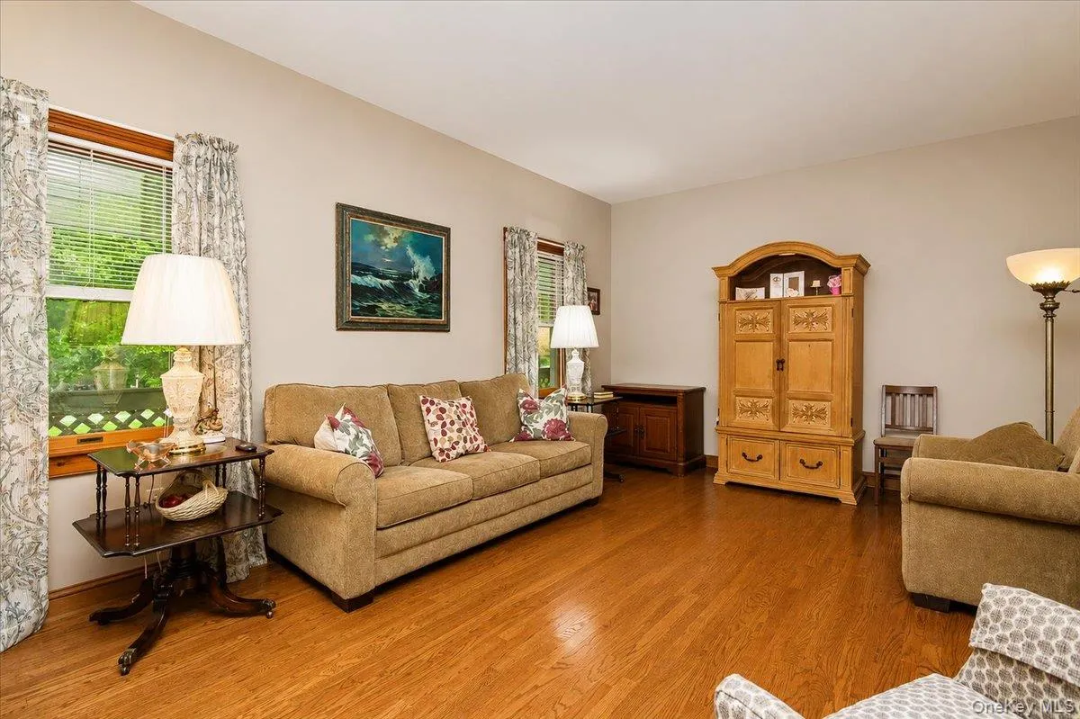 84 Harden Drive, Beekman, NY, 4 Bedrooms Bedrooms, 9 Rooms Rooms,3 BathroomsBathrooms,Residential,For Rent,Harden,0,1046205 84 Harden Drive, Beekman, NY, 4 Bedrooms Bedrooms, 9 Rooms Rooms,3 BathroomsBathrooms,Residential,For Rent,Harden,0,1046205