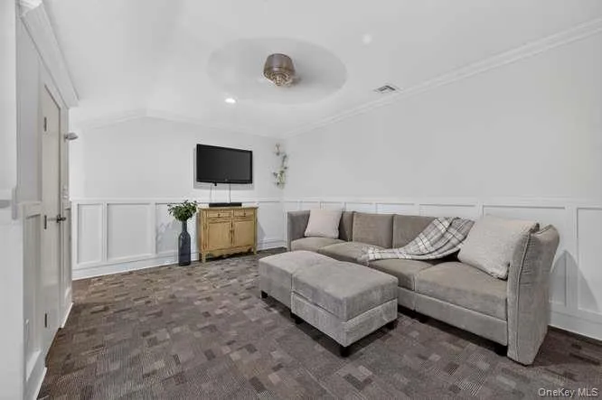 Den, Guest Quarters, Remote Office,,, Use your Imagination! 2 Great Sized Closets- One with Utility Sink. Den, Guest Quarters, Remote Office,,, Use your Imagination! 2 Great Sized Closets- One with Utility Sink.