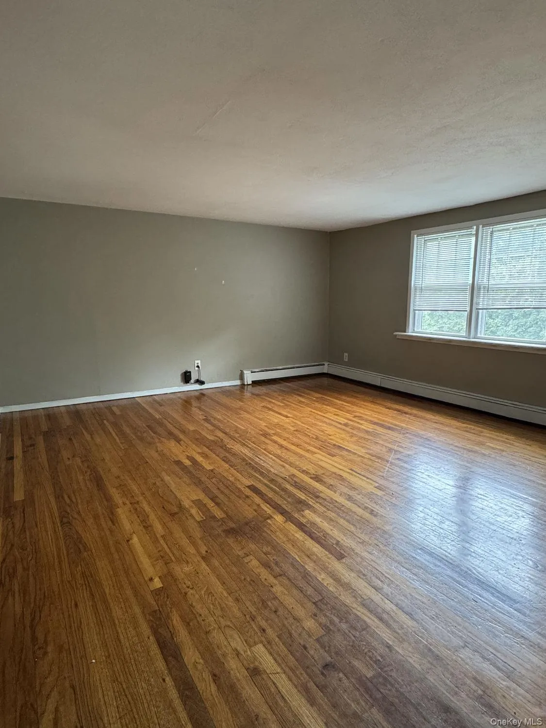 135 Waterside Avenue, Huntington, NY, 2 Bedroom Bedrooms, 5 Room Rooms,1 BathroomBathrooms,Residential Lease,For Rent,Waterside,0,1046220 135 Waterside Avenue, Huntington, NY, 2 Bedroom Bedrooms, 5 Room Rooms,1 BathroomBathrooms,Residential Lease,For Rent,Waterside,0,1046220