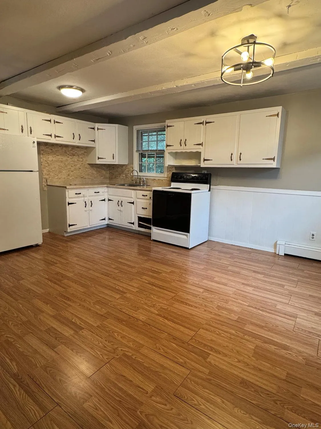 135 Waterside Avenue, Huntington, NY, 2 Bedrooms Bedrooms, 5 Rooms Rooms,1 BathroomBathrooms,Residential Lease,For Rent,Waterside,0,1046220 135 Waterside Avenue, Huntington, NY, 2 Bedrooms Bedrooms, 5 Rooms Rooms,1 BathroomBathrooms,Residential Lease,For Rent,Waterside,0,1046220