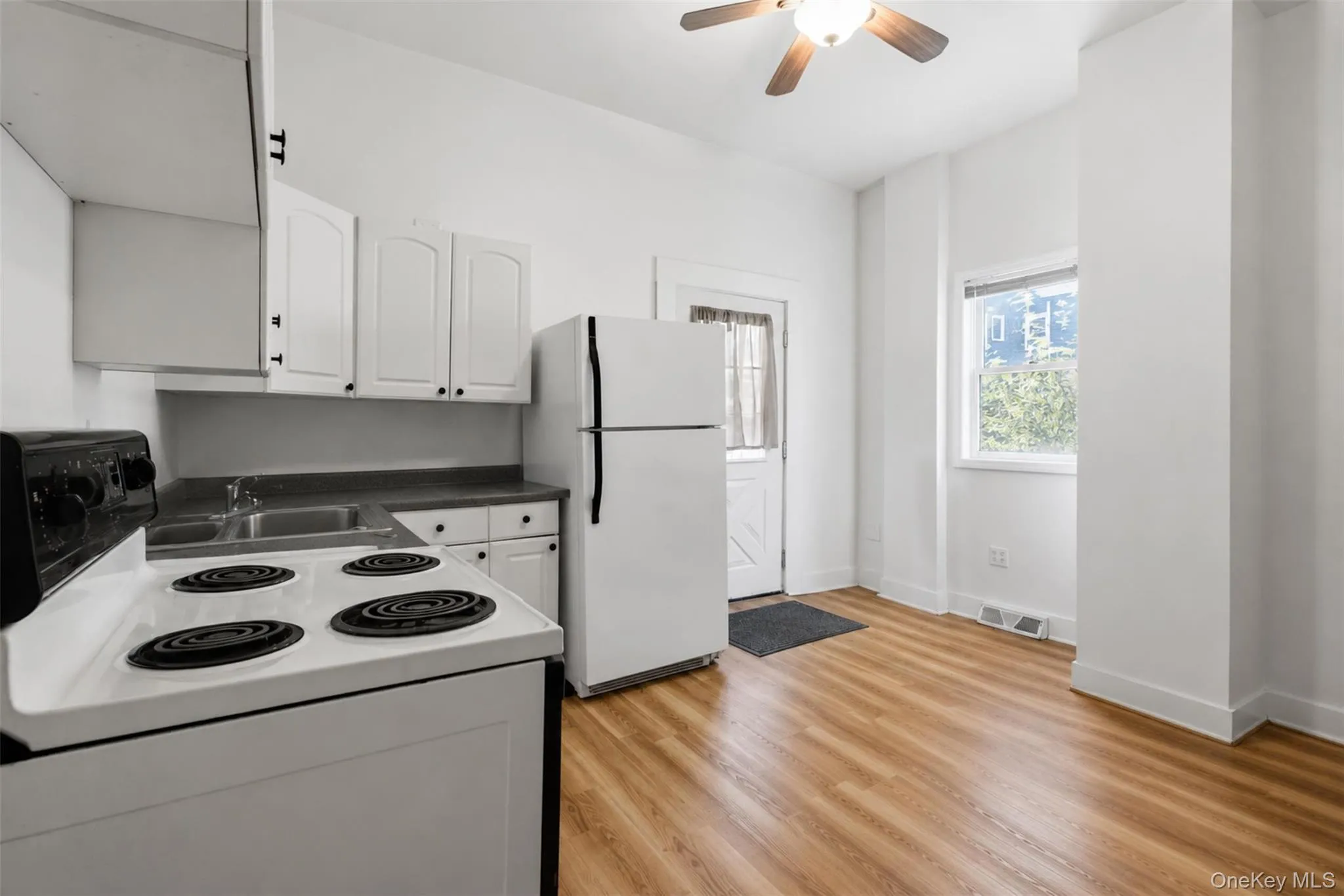 7 Idlewild Avenue, Cornwall, NY, 1 Bedroom Bedrooms, 3 Rooms Rooms,1 BathroomBathrooms,Residential Lease,For Rent,Idlewild,0,1046221 7 Idlewild Avenue, Cornwall, NY, 1 Bedroom Bedrooms, 3 Rooms Rooms,1 BathroomBathrooms,Residential Lease,For Rent,Idlewild,0,1046221