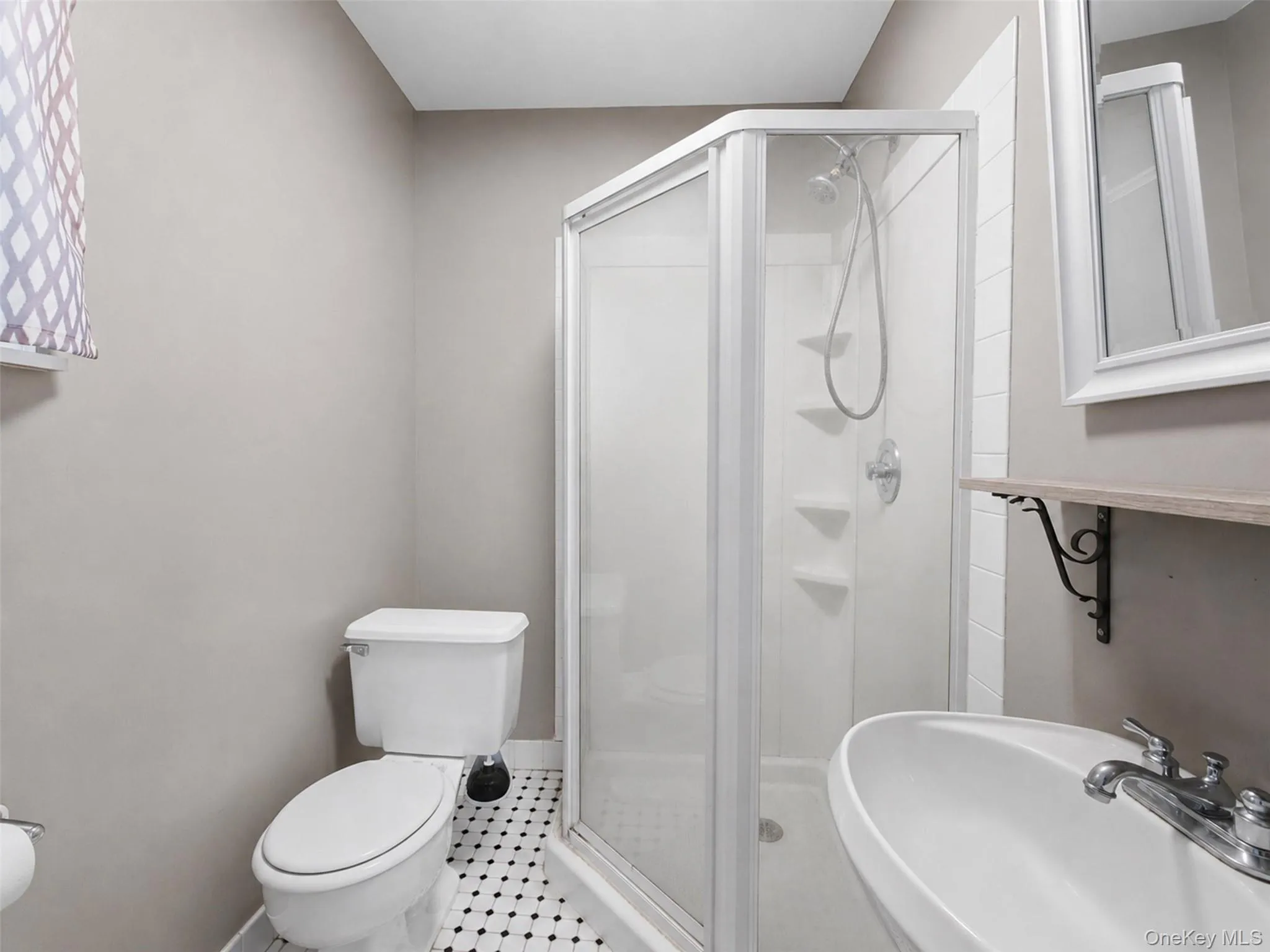 7 Idlewild Avenue, Cornwall, NY, 1 Bedroom Bedrooms, 3 Rooms Rooms,1 BathroomBathrooms,Residential Lease,For Rent,Idlewild,0,1046221 7 Idlewild Avenue, Cornwall, NY, 1 Bedroom Bedrooms, 3 Rooms Rooms,1 BathroomBathrooms,Residential Lease,For Rent,Idlewild,0,1046221