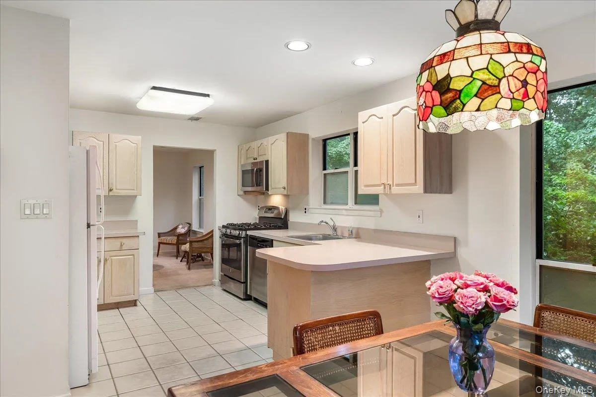 38 Larkspur Lane, Huntington, NY, 3 Bedrooms Bedrooms, 6 Rooms Rooms,2 BathroomsBathrooms,Residential,For Rent,Larkspur,0,1046224 38 Larkspur Lane, Huntington, NY, 3 Bedrooms Bedrooms, 6 Rooms Rooms,2 BathroomsBathrooms,Residential,For Rent,Larkspur,0,1046224