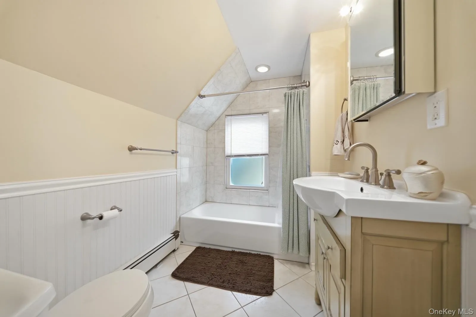 470 Ray Street, Hempstead, NY, 4 Bedrooms Bedrooms, 7 Rooms Rooms,2 BathroomsBathrooms,Residential,For Rent,Ray,0,1046229 470 Ray Street, Hempstead, NY, 4 Bedrooms Bedrooms, 7 Rooms Rooms,2 BathroomsBathrooms,Residential,For Rent,Ray,0,1046229