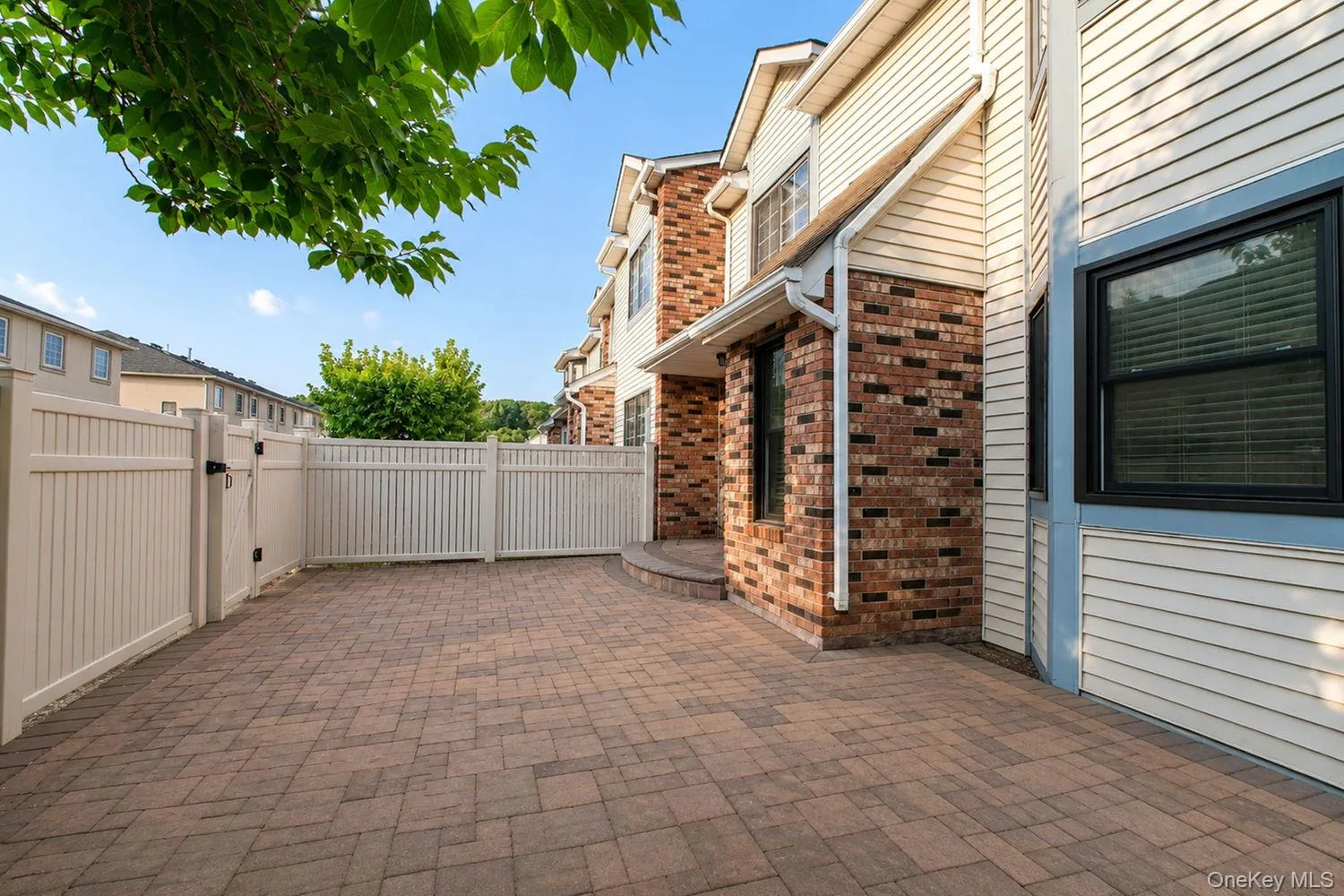 7 Shirra Avenue, New York, NY, 3 Bedrooms Bedrooms, 6 Rooms Rooms,1 BathroomBathrooms,Residential,For Rent,Shirra,0,1046234 7 Shirra Avenue, New York, NY, 3 Bedrooms Bedrooms, 6 Rooms Rooms,1 BathroomBathrooms,Residential,For Rent,Shirra,0,1046234