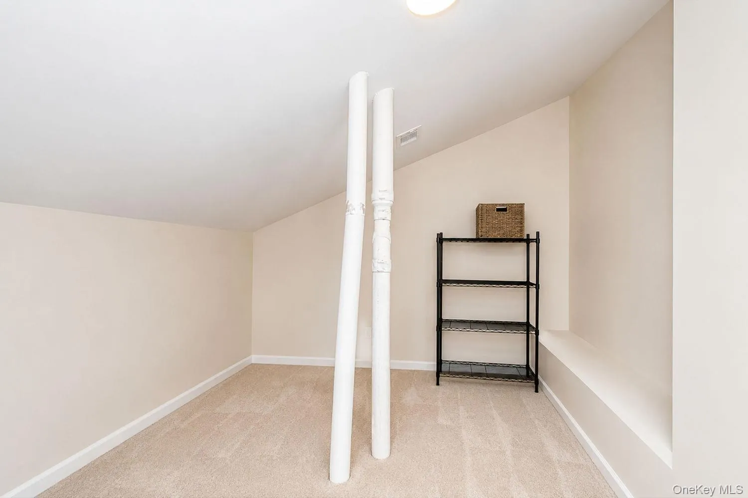7 Shirra Avenue, New York, NY, 3 Bedrooms Bedrooms, 6 Rooms Rooms,1 BathroomBathrooms,Residential,For Rent,Shirra,0,1046234 7 Shirra Avenue, New York, NY, 3 Bedrooms Bedrooms, 6 Rooms Rooms,1 BathroomBathrooms,Residential,For Rent,Shirra,0,1046234