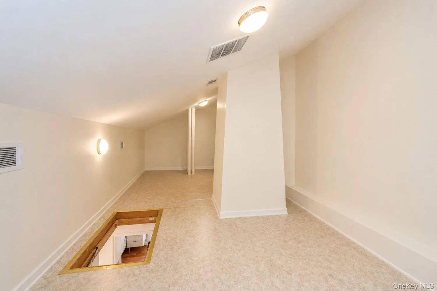 7 Shirra Avenue, New York, NY, 3 Bedrooms Bedrooms, 6 Rooms Rooms,1 BathroomBathrooms,Residential,For Rent,Shirra,0,1046234 7 Shirra Avenue, New York, NY, 3 Bedrooms Bedrooms, 6 Rooms Rooms,1 BathroomBathrooms,Residential,For Rent,Shirra,0,1046234