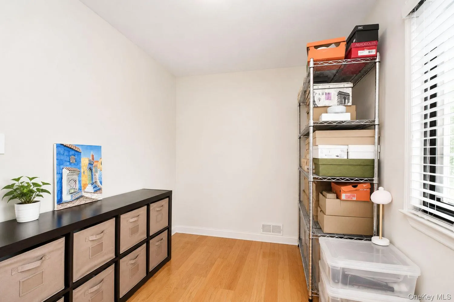 7 Shirra Avenue, New York, NY, 3 Bedrooms Bedrooms, 6 Rooms Rooms,1 BathroomBathrooms,Residential,For Rent,Shirra,0,1046234 7 Shirra Avenue, New York, NY, 3 Bedrooms Bedrooms, 6 Rooms Rooms,1 BathroomBathrooms,Residential,For Rent,Shirra,0,1046234