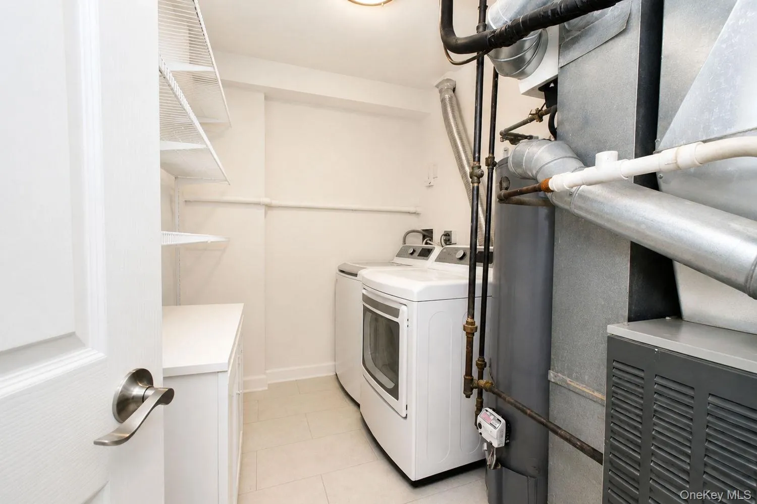7 Shirra Avenue, New York, NY, 3 Bedrooms Bedrooms, 6 Rooms Rooms,1 BathroomBathrooms,Residential,For Rent,Shirra,0,1046234 7 Shirra Avenue, New York, NY, 3 Bedrooms Bedrooms, 6 Rooms Rooms,1 BathroomBathrooms,Residential,For Rent,Shirra,0,1046234
