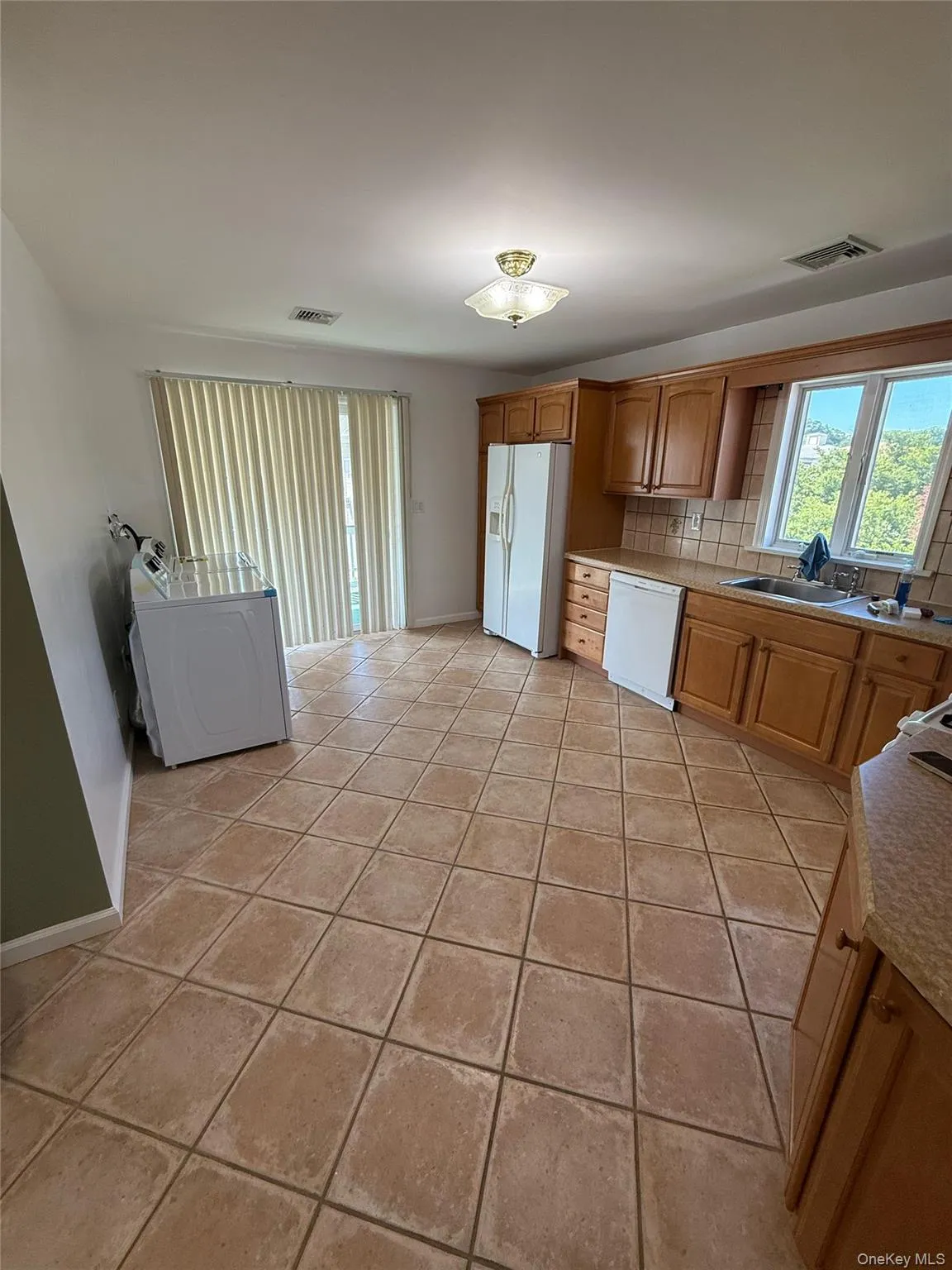 103 Clunie Avenue, Yonkers, NY, 3 Bedrooms Bedrooms, 6 Rooms Rooms,2 BathroomsBathrooms,Residential Lease,For Rent,Clunie,0,1046258 103 Clunie Avenue, Yonkers, NY, 3 Bedrooms Bedrooms, 6 Rooms Rooms,2 BathroomsBathrooms,Residential Lease,For Rent,Clunie,0,1046258