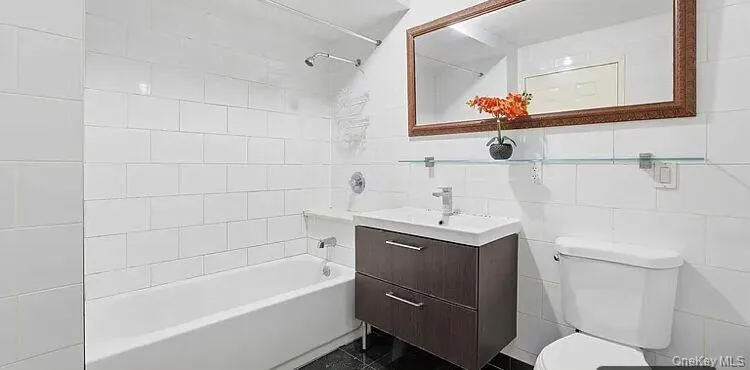 106-07 Northern Boulevard, New York, NY, 3 Bedrooms Bedrooms, 5 Rooms Rooms,2 BathroomsBathrooms,Residential Lease,For Rent,Northern,0,1046259 106-07 Northern Boulevard, New York, NY, 3 Bedrooms Bedrooms, 5 Rooms Rooms,2 BathroomsBathrooms,Residential Lease,For Rent,Northern,0,1046259