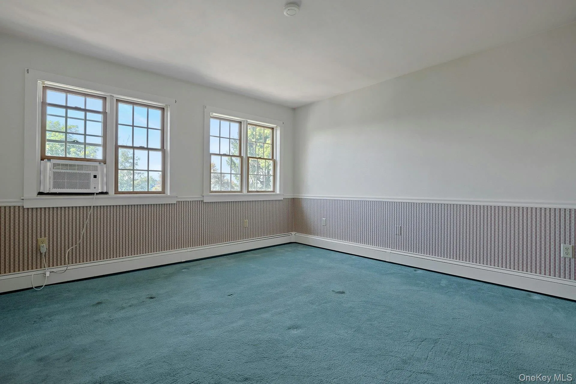 Room off of Kitchen can be Used as a Flex ROom Room off of Kitchen can be Used as a Flex ROom