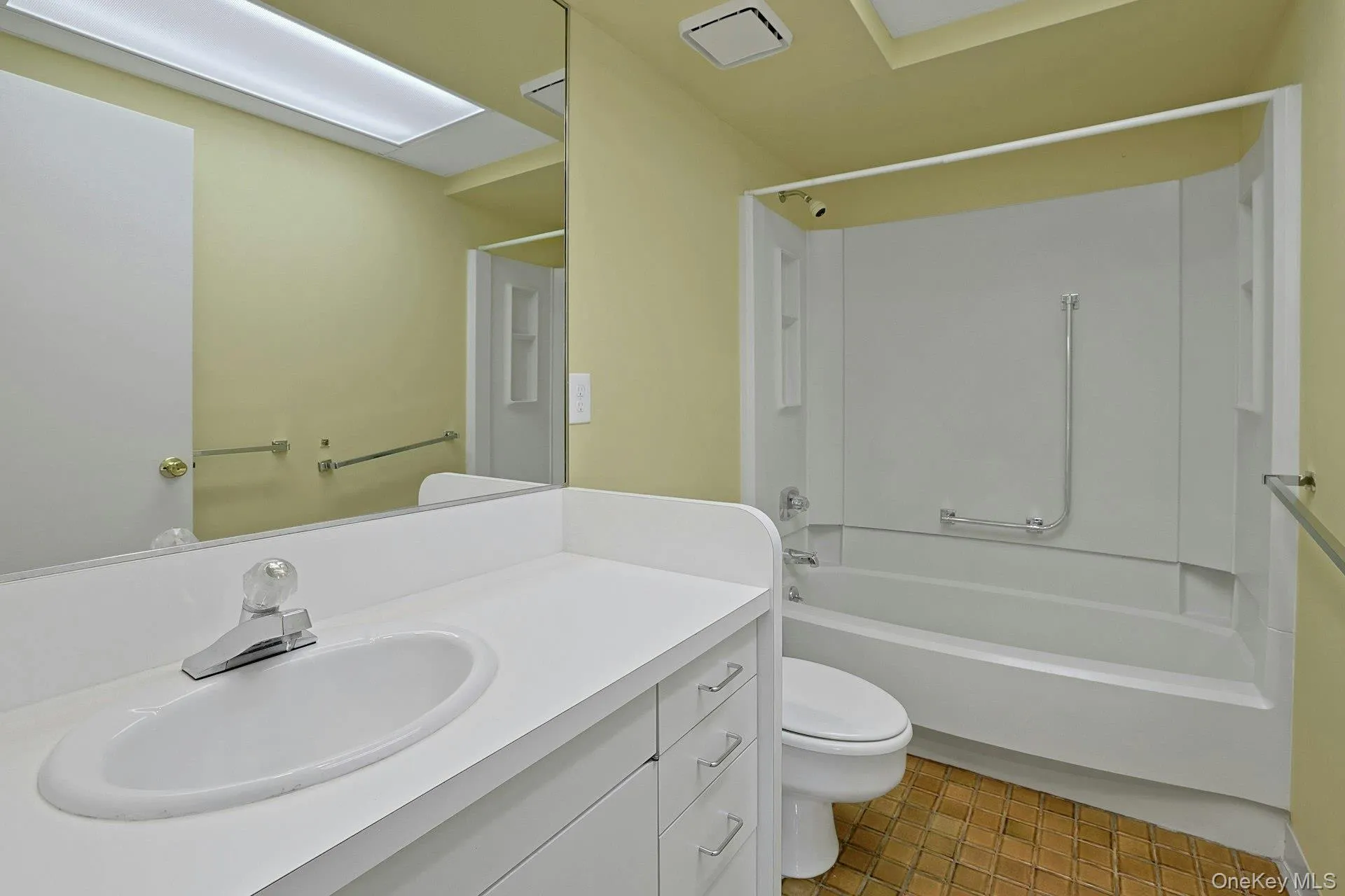 Full Bath Full Bath