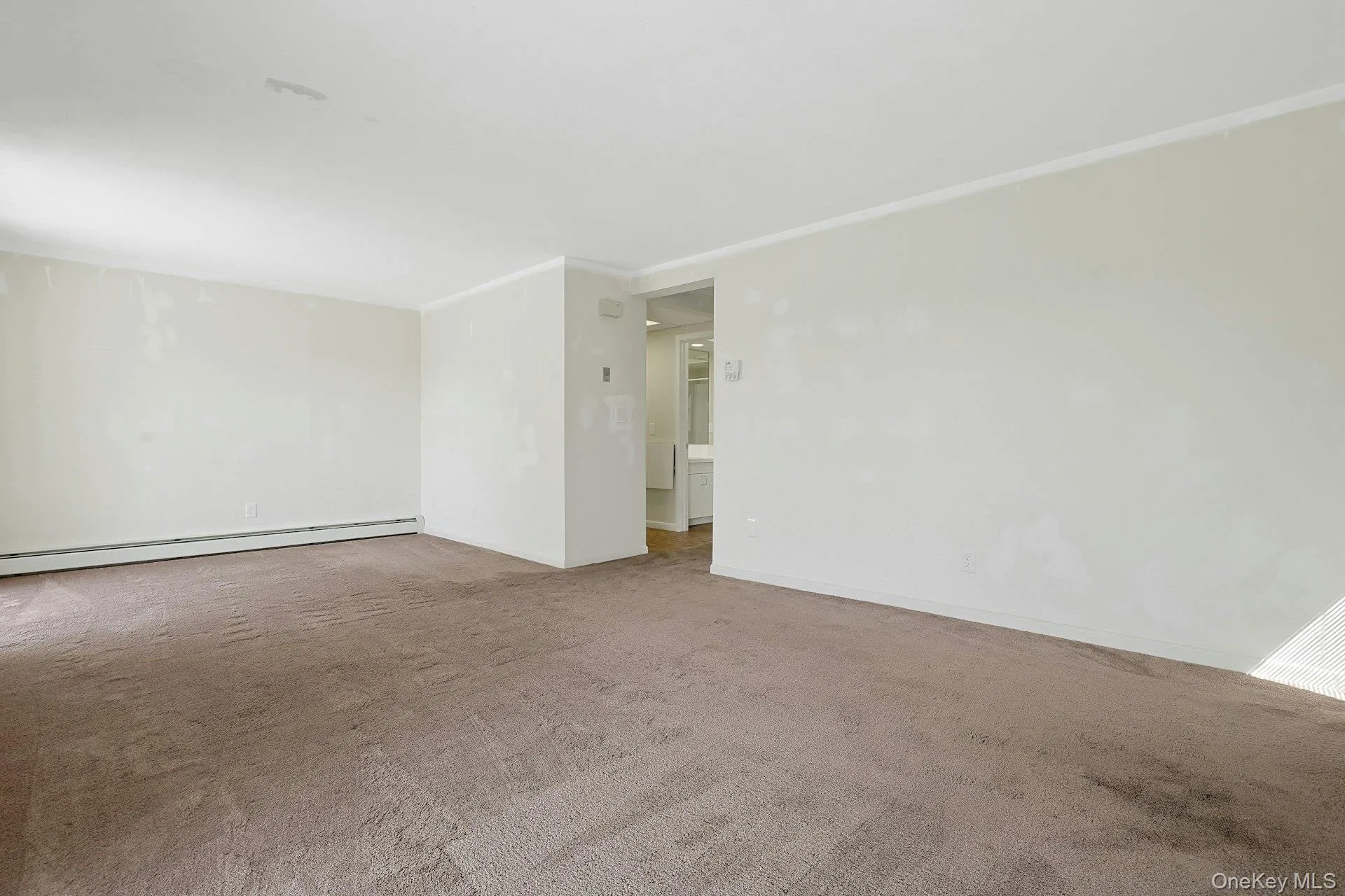 Spacious, Light and Bright Spacious, Light and Bright