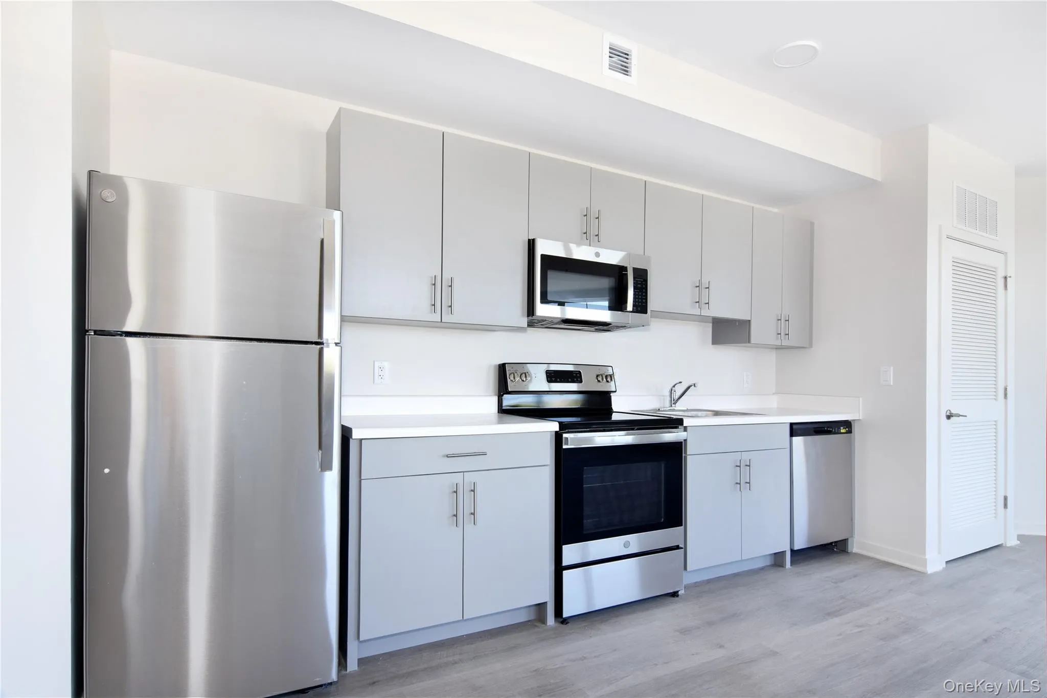 56 Prospect Street, Yonkers, NY, 2 Bedrooms Bedrooms, 4 Rooms Rooms,1 BathroomBathrooms,Residential Lease,For Rent,Prospect,0,1046267 56 Prospect Street, Yonkers, NY, 2 Bedrooms Bedrooms, 4 Rooms Rooms,1 BathroomBathrooms,Residential Lease,For Rent,Prospect,0,1046267