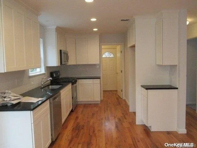 647 Doane Avenue, Brookhaven, NY, 3 Bedrooms Bedrooms, 6 Rooms Rooms,2 BathroomsBathrooms,Residential,For Rent,Doane,0,1046269 647 Doane Avenue, Brookhaven, NY, 3 Bedrooms Bedrooms, 6 Rooms Rooms,2 BathroomsBathrooms,Residential,For Rent,Doane,0,1046269