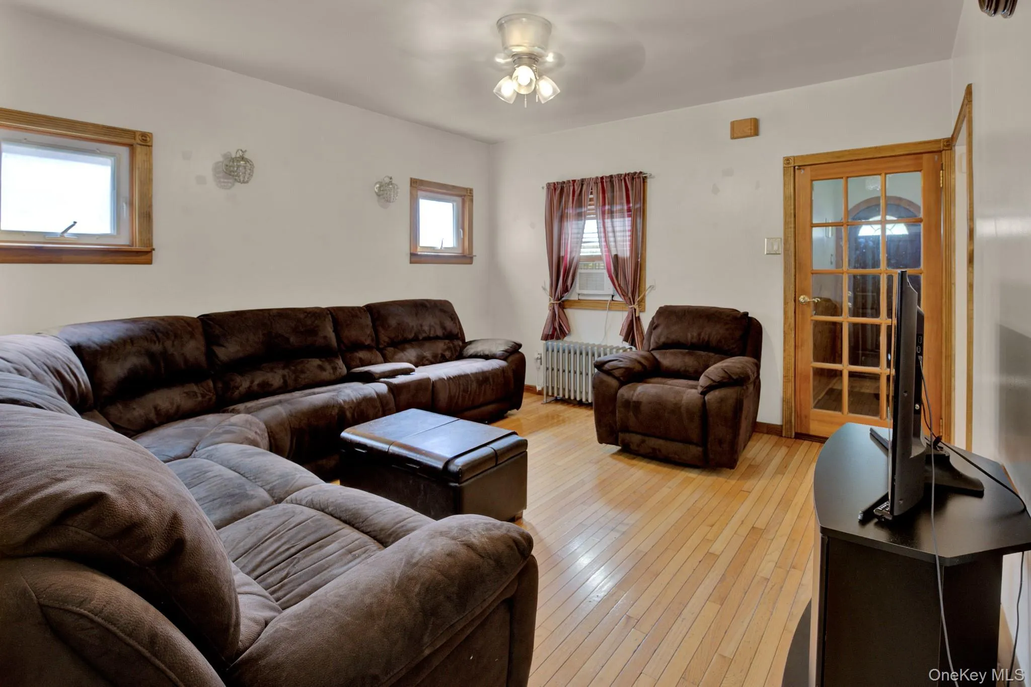 124-19 193rd Street, New York, NY, 4 Bedrooms Bedrooms, 8 Rooms Rooms,2 BathroomsBathrooms,Residential,For Rent,193rd,0,1046275 124-19 193rd Street, New York, NY, 4 Bedrooms Bedrooms, 8 Rooms Rooms,2 BathroomsBathrooms,Residential,For Rent,193rd,0,1046275