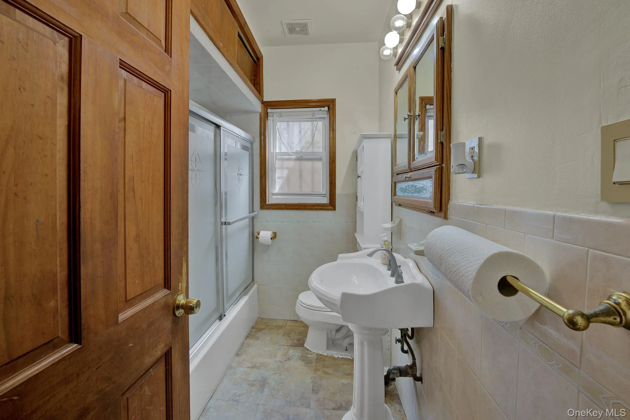 124-19 193rd Street, New York, NY, 4 Bedrooms Bedrooms, 8 Rooms Rooms,2 BathroomsBathrooms,Residential,For Rent,193rd,0,1046275 124-19 193rd Street, New York, NY, 4 Bedrooms Bedrooms, 8 Rooms Rooms,2 BathroomsBathrooms,Residential,For Rent,193rd,0,1046275