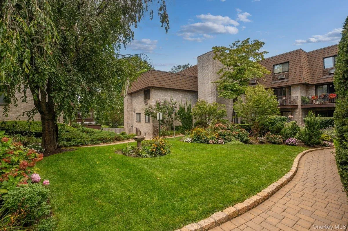 89 Broadway, White Plains, NY, 2 Bedrooms Bedrooms, 6 Rooms Rooms,2 BathroomsBathrooms,Residential,For Rent,Broadway,0,1046282 89 Broadway, White Plains, NY, 2 Bedrooms Bedrooms, 6 Rooms Rooms,2 BathroomsBathrooms,Residential,For Rent,Broadway,0,1046282