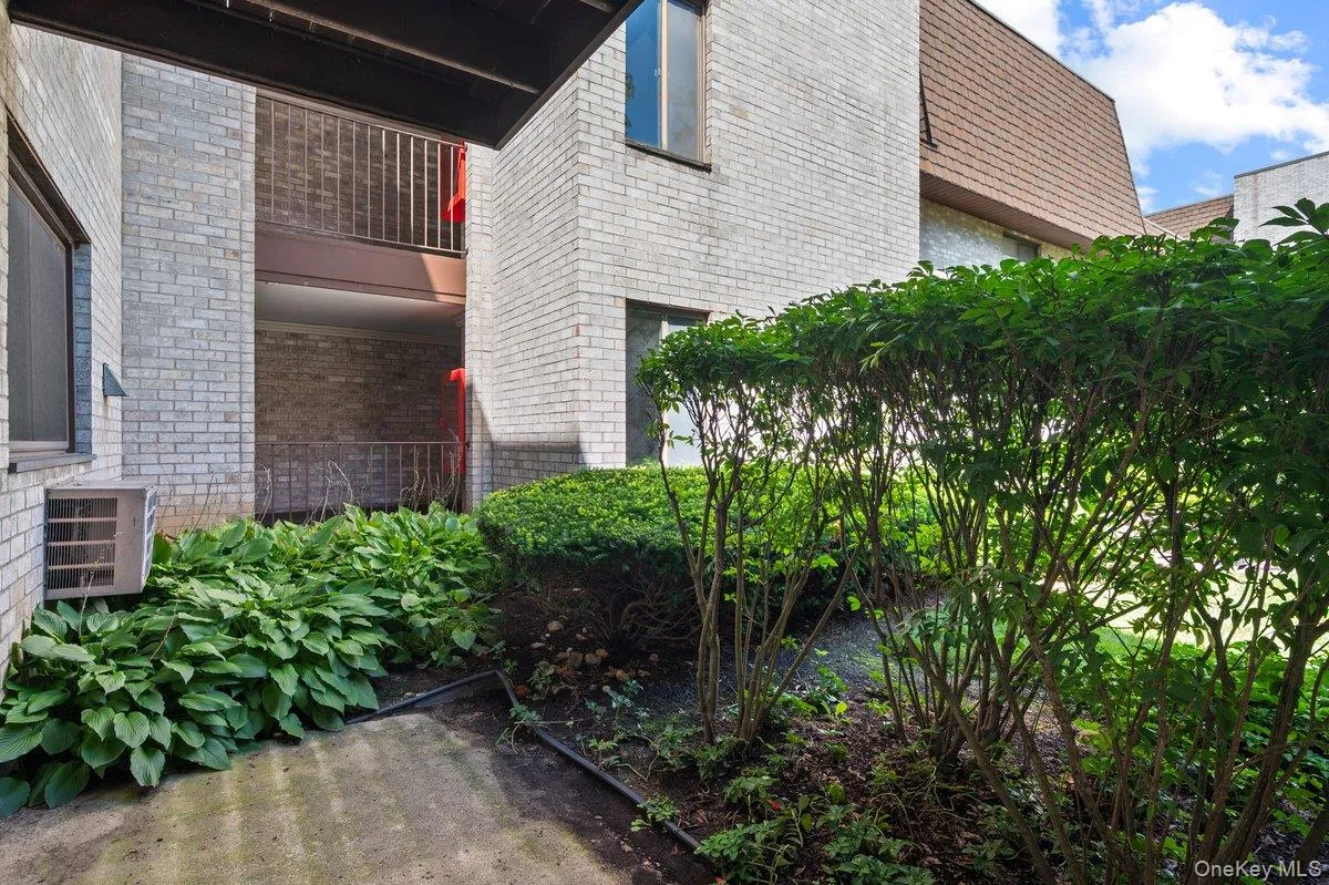 89 Broadway, White Plains, NY, 2 Bedrooms Bedrooms, 6 Rooms Rooms,2 BathroomsBathrooms,Residential,For Rent,Broadway,0,1046282 89 Broadway, White Plains, NY, 2 Bedrooms Bedrooms, 6 Rooms Rooms,2 BathroomsBathrooms,Residential,For Rent,Broadway,0,1046282