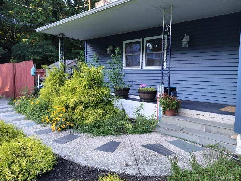 86 Hulse Avenue, Riverhead, NY, 3 Bedrooms Bedrooms, 6 Rooms Rooms,2 BathroomsBathrooms,Residential,For Rent,Hulse,0,1046283 86 Hulse Avenue, Riverhead, NY, 3 Bedrooms Bedrooms, 6 Rooms Rooms,2 BathroomsBathrooms,Residential,For Rent,Hulse,0,1046283