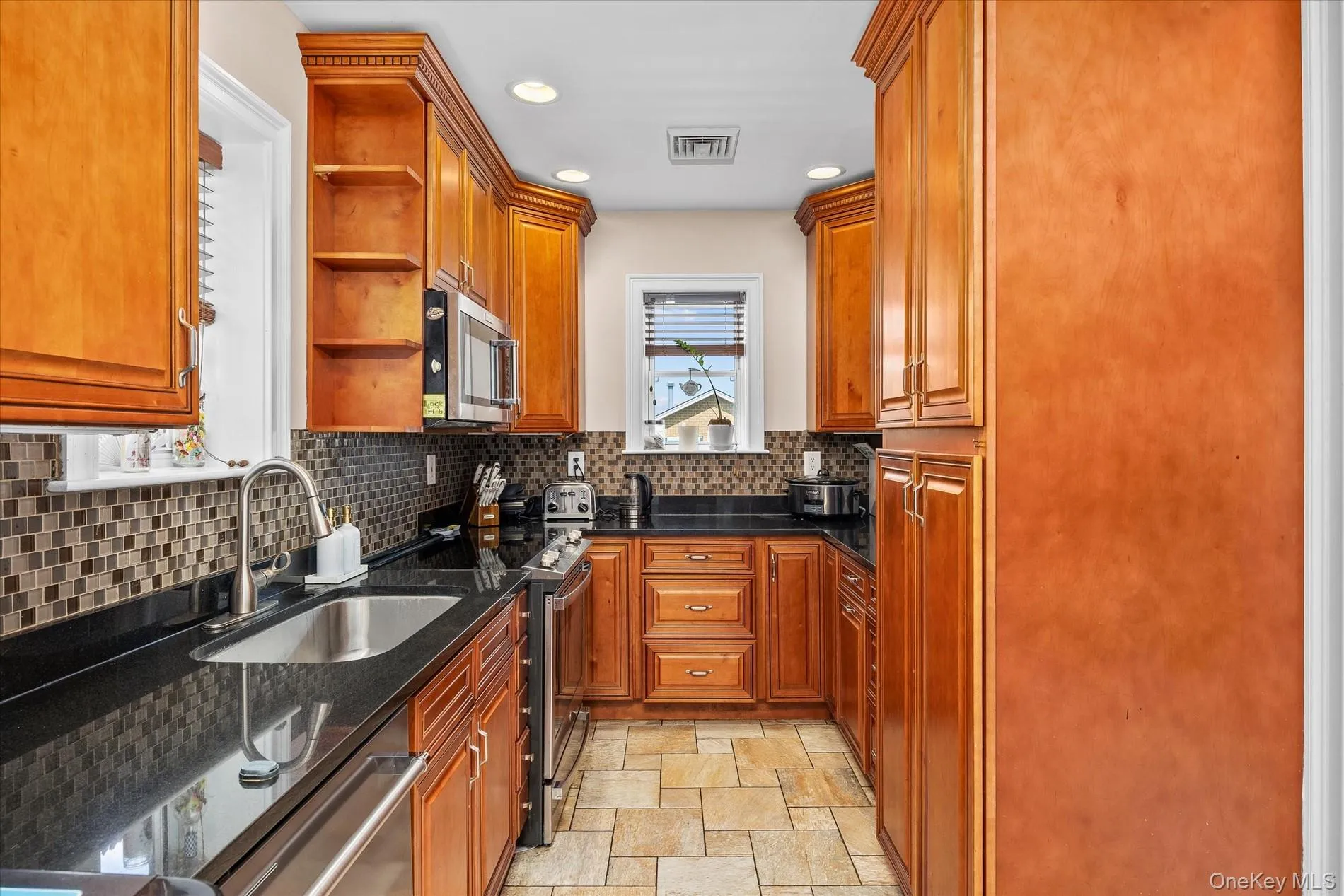 6731 52nd Road, New York, NY, 4 Bedrooms Bedrooms, 9 Rooms Rooms,2 BathroomsBathrooms,Residential,For Rent,52nd,0,1046289 6731 52nd Road, New York, NY, 4 Bedrooms Bedrooms, 9 Rooms Rooms,2 BathroomsBathrooms,Residential,For Rent,52nd,0,1046289