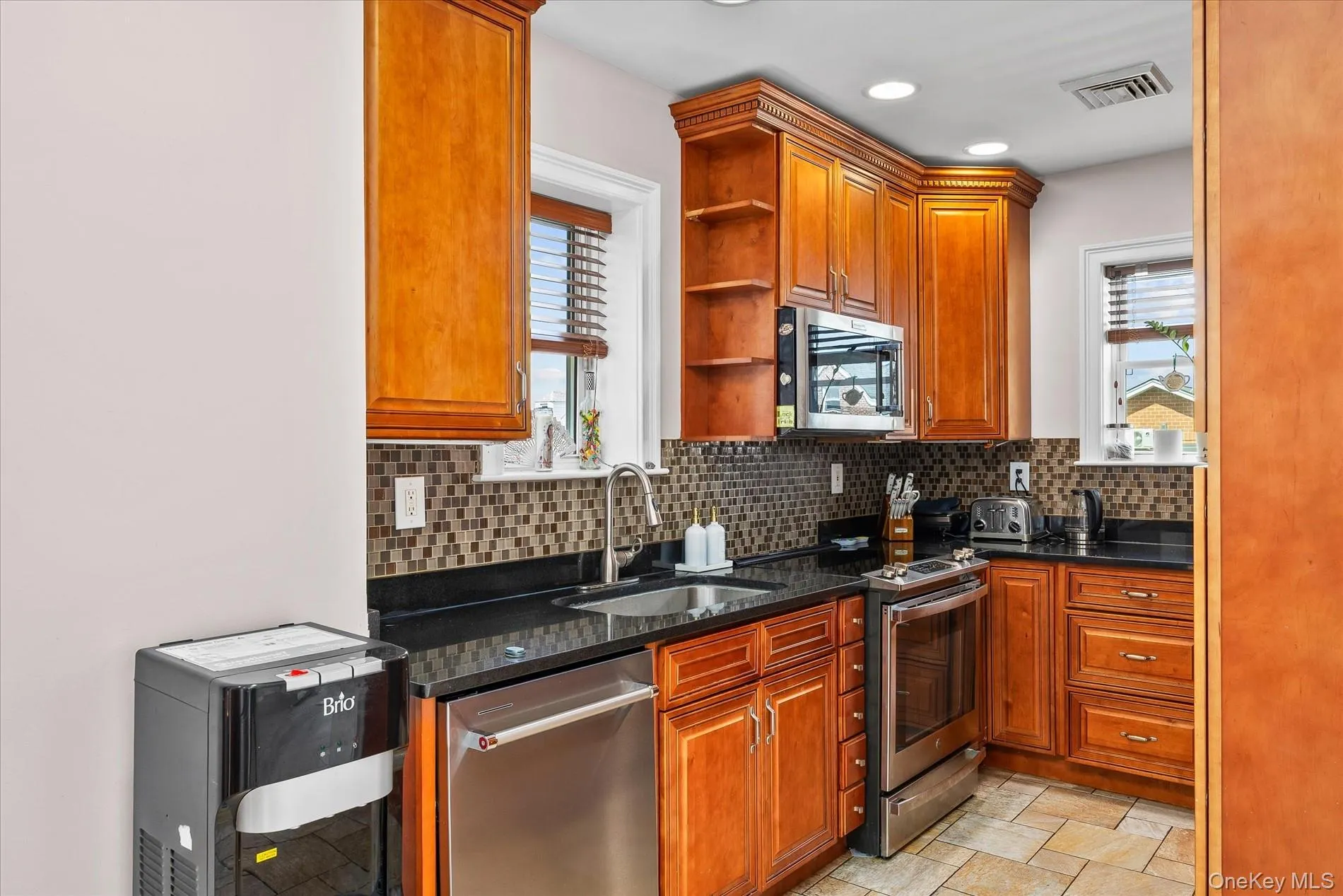 6731 52nd Road, New York, NY, 4 Bedrooms Bedrooms, 9 Rooms Rooms,2 BathroomsBathrooms,Residential,For Rent,52nd,0,1046289 6731 52nd Road, New York, NY, 4 Bedrooms Bedrooms, 9 Rooms Rooms,2 BathroomsBathrooms,Residential,For Rent,52nd,0,1046289