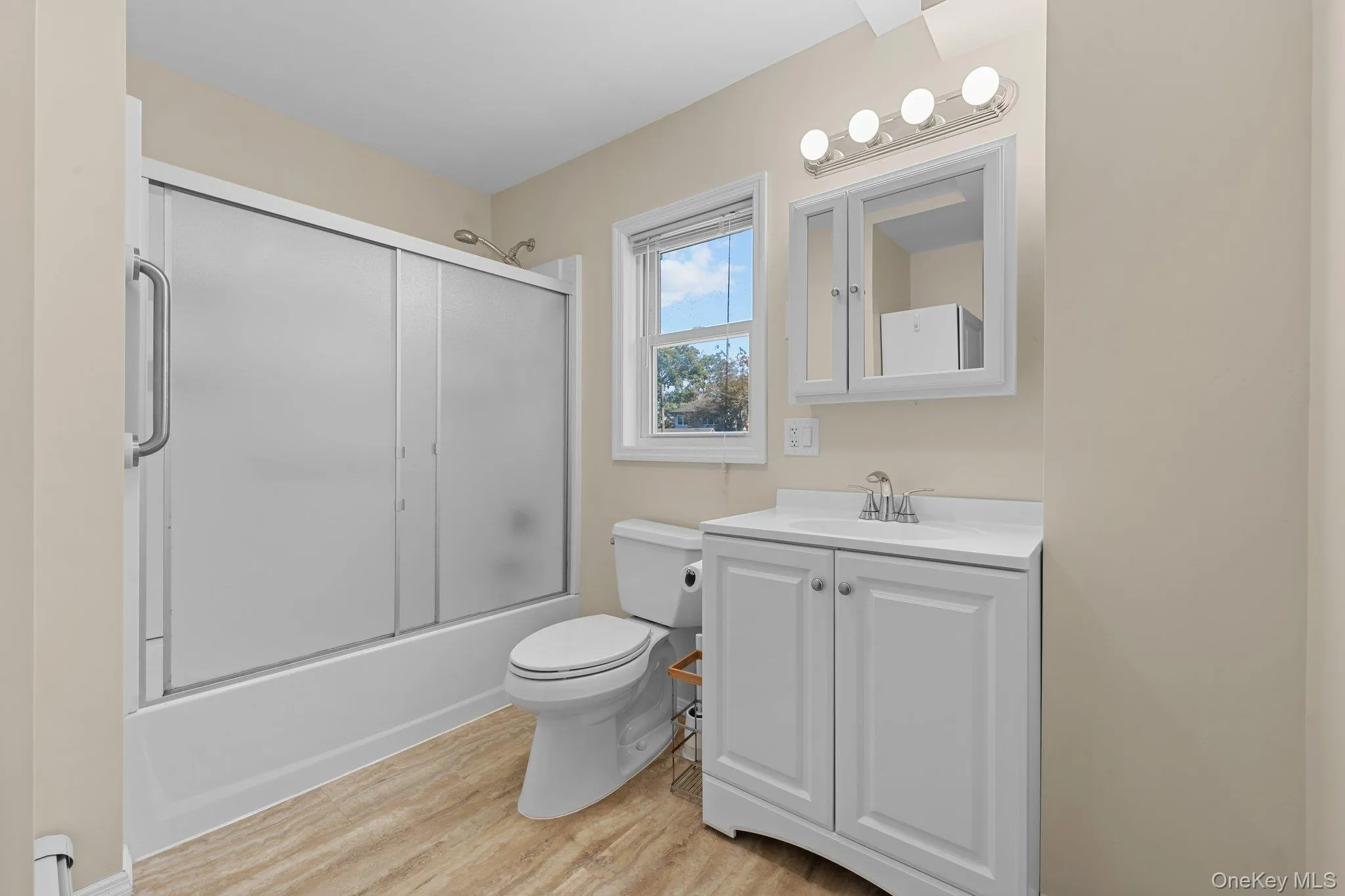 109 Laurel Street, Brookhaven, NY, 5 Bedrooms Bedrooms, 10 Rooms Rooms,2 BathroomsBathrooms,Residential,For Rent,Laurel,0,1046309 109 Laurel Street, Brookhaven, NY, 5 Bedrooms Bedrooms, 10 Rooms Rooms,2 BathroomsBathrooms,Residential,For Rent,Laurel,0,1046309