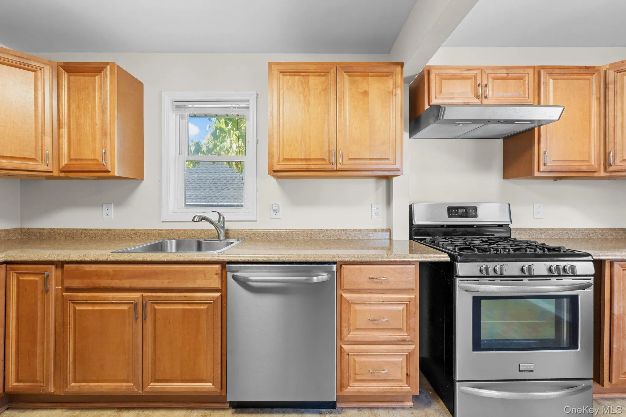 109 Laurel Street, Brookhaven, NY, 5 Bedrooms Bedrooms, 10 Rooms Rooms,2 BathroomsBathrooms,Residential,For Rent,Laurel,0,1046309 109 Laurel Street, Brookhaven, NY, 5 Bedrooms Bedrooms, 10 Rooms Rooms,2 BathroomsBathrooms,Residential,For Rent,Laurel,0,1046309
