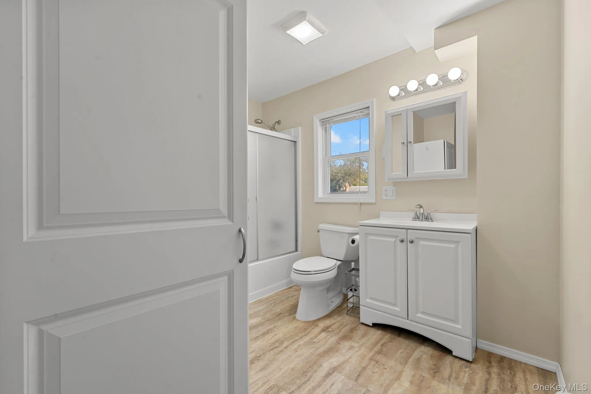 109 Laurel Street, Brookhaven, NY, 5 Bedrooms Bedrooms, 10 Rooms Rooms,2 BathroomsBathrooms,Residential,For Rent,Laurel,0,1046309 109 Laurel Street, Brookhaven, NY, 5 Bedrooms Bedrooms, 10 Rooms Rooms,2 BathroomsBathrooms,Residential,For Rent,Laurel,0,1046309