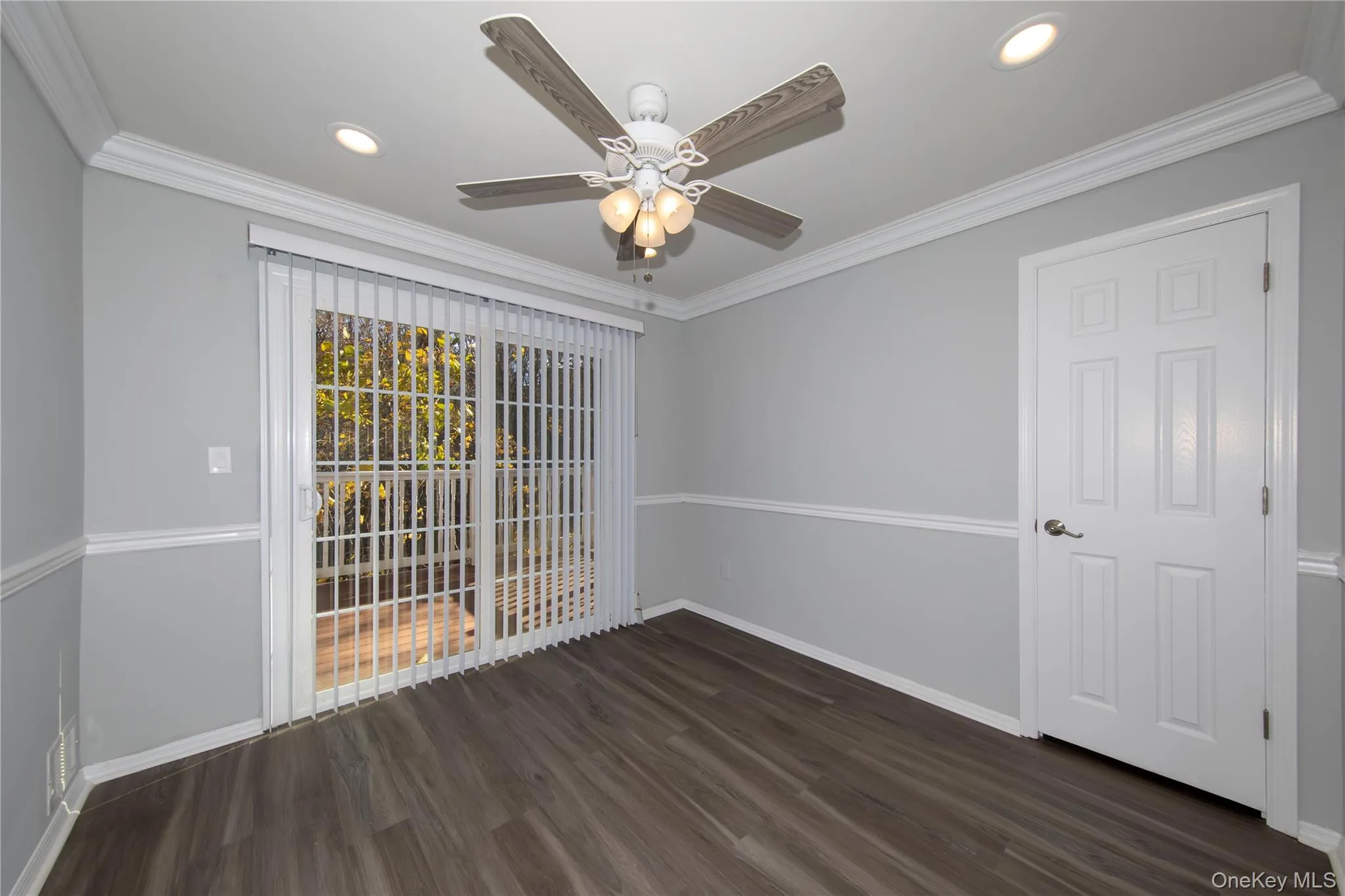 1-2B Dark Hollow Road, Brookhaven, NY, 2 Bedrooms Bedrooms, 5 Rooms Rooms,1 BathroomBathrooms,Residential Lease,For Rent,Dark Hollow,0,1046318 1-2B Dark Hollow Road, Brookhaven, NY, 2 Bedrooms Bedrooms, 5 Rooms Rooms,1 BathroomBathrooms,Residential Lease,For Rent,Dark Hollow,0,1046318