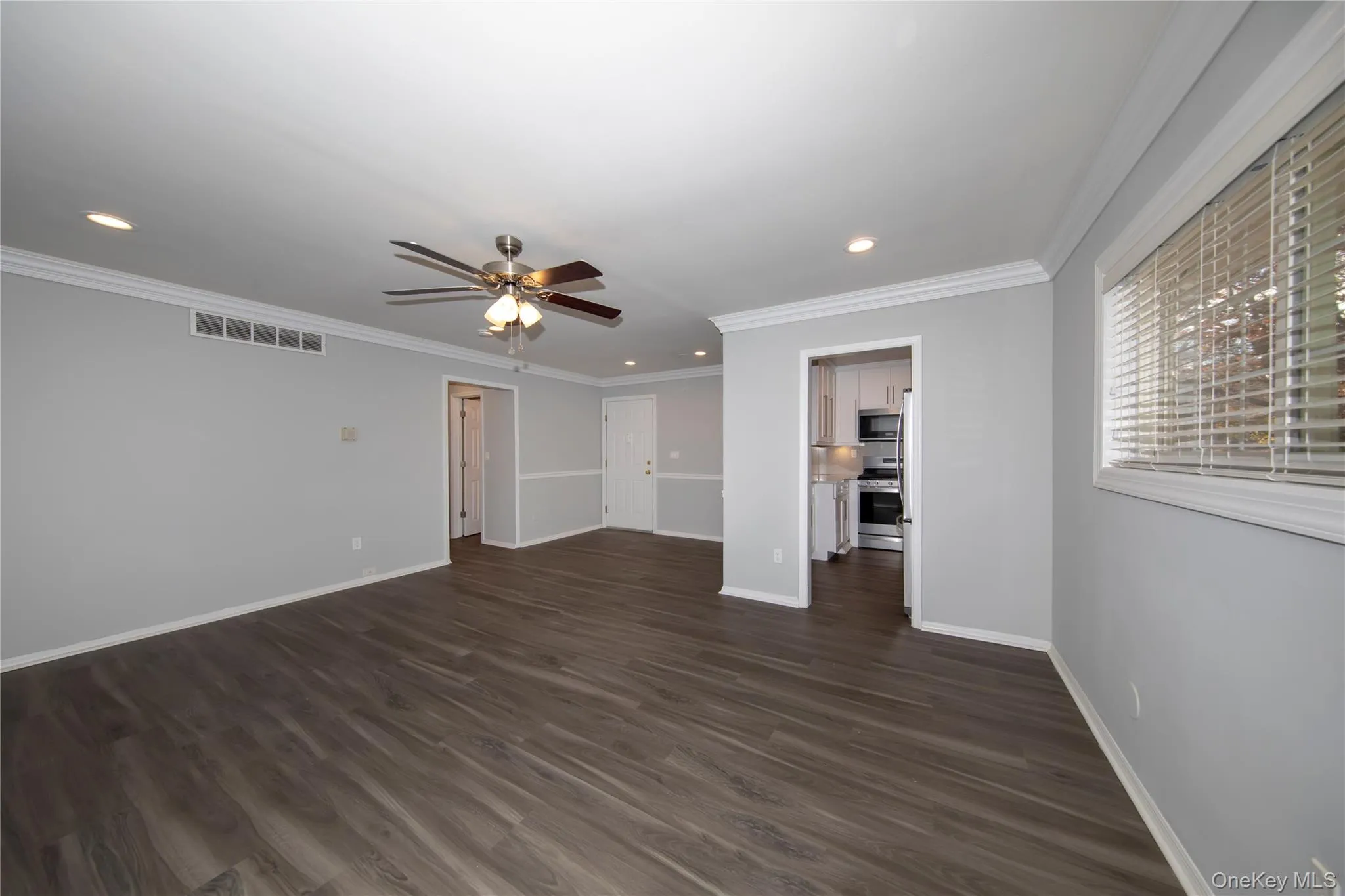 1-2B Dark Hollow Road, Brookhaven, NY, 2 Bedrooms Bedrooms, 5 Rooms Rooms,1 BathroomBathrooms,Residential Lease,For Rent,Dark Hollow,0,1046318 1-2B Dark Hollow Road, Brookhaven, NY, 2 Bedrooms Bedrooms, 5 Rooms Rooms,1 BathroomBathrooms,Residential Lease,For Rent,Dark Hollow,0,1046318