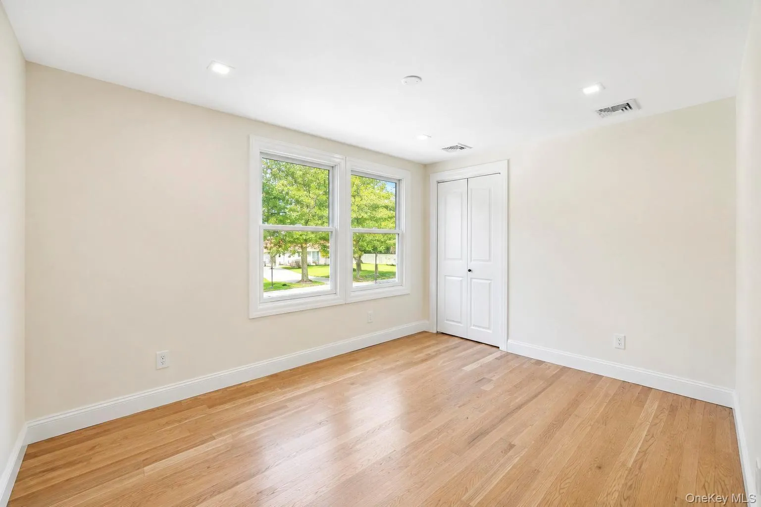 25 Crater Lake Drive, Brookhaven, NY, 4 Bedrooms Bedrooms, 8 Rooms Rooms,2 BathroomsBathrooms,Residential,For Rent,Crater Lake,0,1046323 25 Crater Lake Drive, Brookhaven, NY, 4 Bedrooms Bedrooms, 8 Rooms Rooms,2 BathroomsBathrooms,Residential,For Rent,Crater Lake,0,1046323