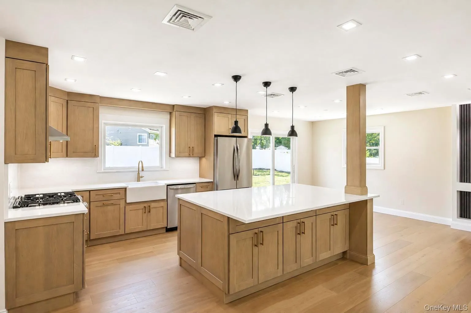 25 Crater Lake Drive, Brookhaven, NY, 4 Bedrooms Bedrooms, 8 Rooms Rooms,2 BathroomsBathrooms,Residential,For Rent,Crater Lake,0,1046323 25 Crater Lake Drive, Brookhaven, NY, 4 Bedrooms Bedrooms, 8 Rooms Rooms,2 BathroomsBathrooms,Residential,For Rent,Crater Lake,0,1046323