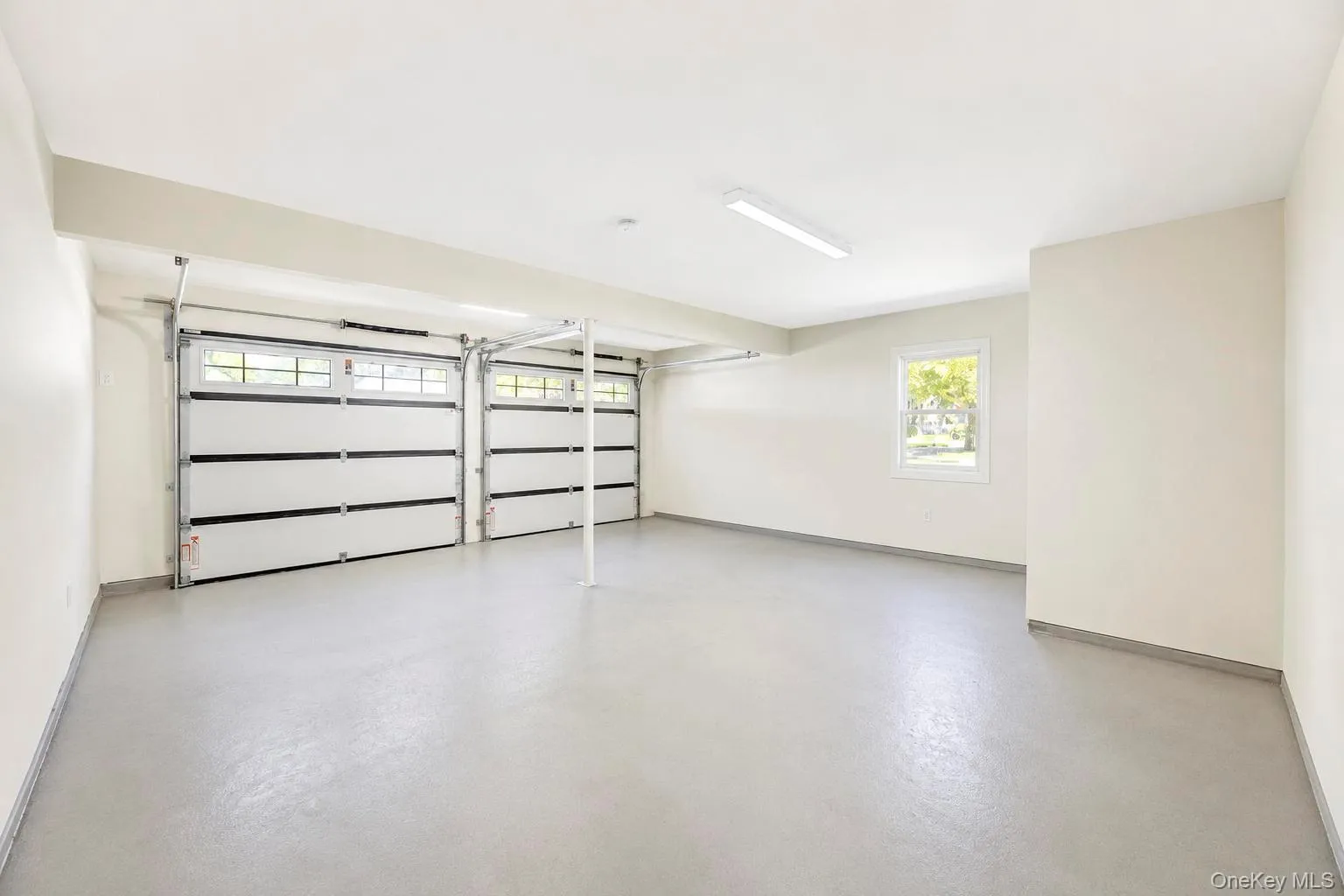 25 Crater Lake Drive, Brookhaven, NY, 4 Bedrooms Bedrooms, 8 Rooms Rooms,2 BathroomsBathrooms,Residential,For Rent,Crater Lake,0,1046323 25 Crater Lake Drive, Brookhaven, NY, 4 Bedrooms Bedrooms, 8 Rooms Rooms,2 BathroomsBathrooms,Residential,For Rent,Crater Lake,0,1046323