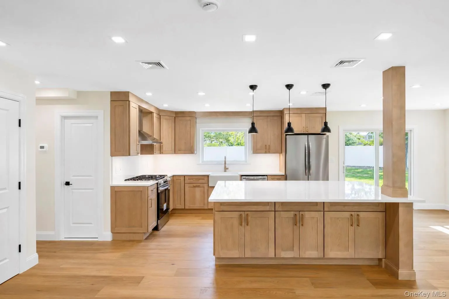 25 Crater Lake Drive, Brookhaven, NY, 4 Bedrooms Bedrooms, 8 Rooms Rooms,2 BathroomsBathrooms,Residential,For Rent,Crater Lake,0,1046323 25 Crater Lake Drive, Brookhaven, NY, 4 Bedrooms Bedrooms, 8 Rooms Rooms,2 BathroomsBathrooms,Residential,For Rent,Crater Lake,0,1046323