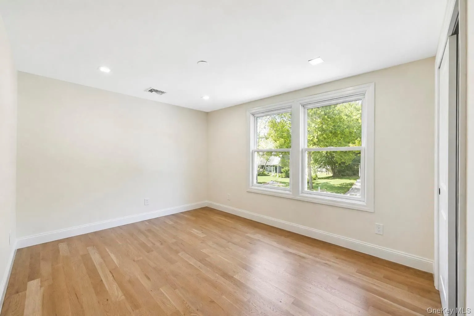25 Crater Lake Drive, Brookhaven, NY, 4 Bedrooms Bedrooms, 8 Rooms Rooms,2 BathroomsBathrooms,Residential,For Rent,Crater Lake,0,1046323 25 Crater Lake Drive, Brookhaven, NY, 4 Bedrooms Bedrooms, 8 Rooms Rooms,2 BathroomsBathrooms,Residential,For Rent,Crater Lake,0,1046323