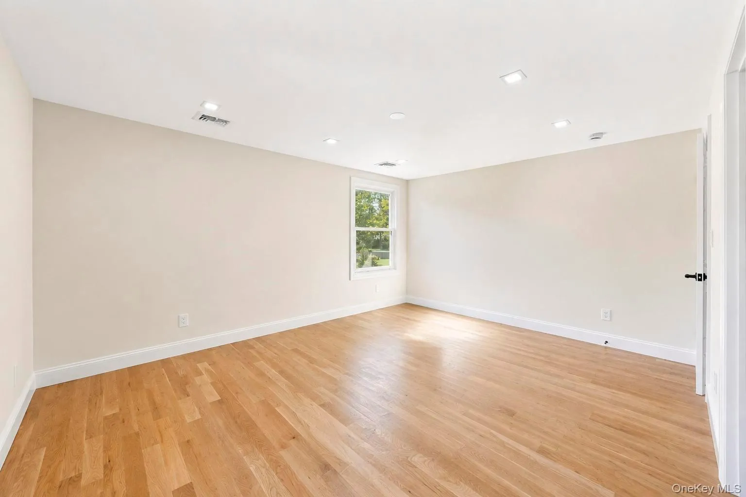 25 Crater Lake Drive, Brookhaven, NY, 4 Bedrooms Bedrooms, 8 Rooms Rooms,2 BathroomsBathrooms,Residential,For Rent,Crater Lake,0,1046323 25 Crater Lake Drive, Brookhaven, NY, 4 Bedrooms Bedrooms, 8 Rooms Rooms,2 BathroomsBathrooms,Residential,For Rent,Crater Lake,0,1046323