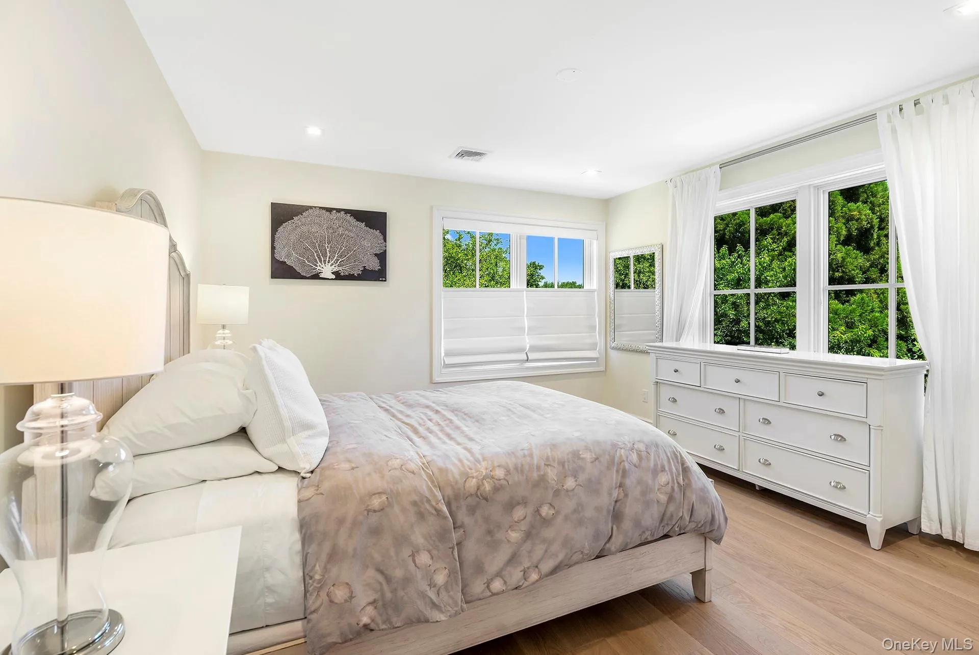 166 Greenwich Street, East Hampton, NY, 3 Bedrooms Bedrooms, 9 Rooms Rooms,2 BathroomsBathrooms,Residential,For Rent,Greenwich,0,1046325 166 Greenwich Street, East Hampton, NY, 3 Bedrooms Bedrooms, 9 Rooms Rooms,2 BathroomsBathrooms,Residential,For Rent,Greenwich,0,1046325