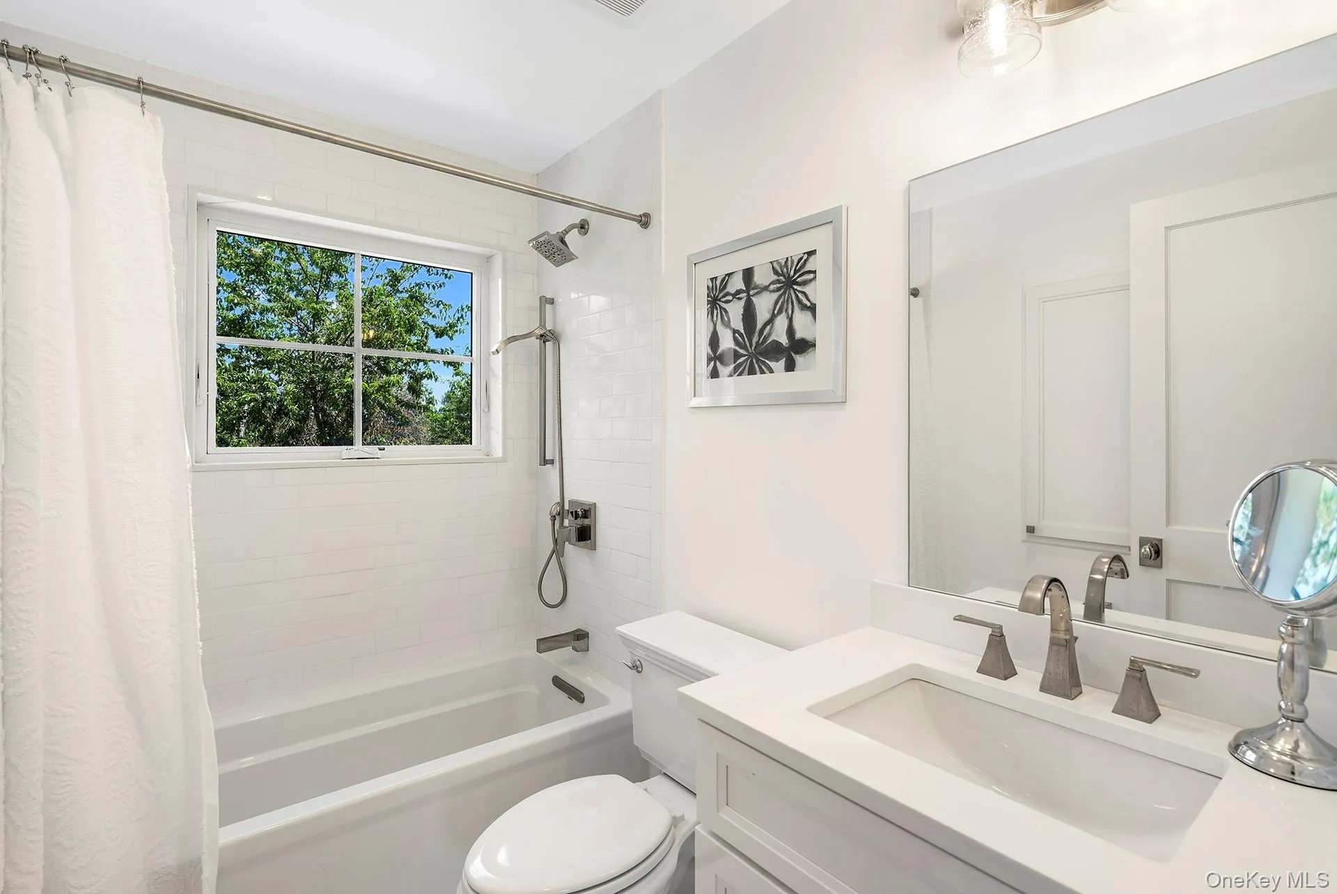 166 Greenwich Street, East Hampton, NY, 3 Bedrooms Bedrooms, 9 Rooms Rooms,2 BathroomsBathrooms,Residential,For Rent,Greenwich,0,1046325 166 Greenwich Street, East Hampton, NY, 3 Bedrooms Bedrooms, 9 Rooms Rooms,2 BathroomsBathrooms,Residential,For Rent,Greenwich,0,1046325