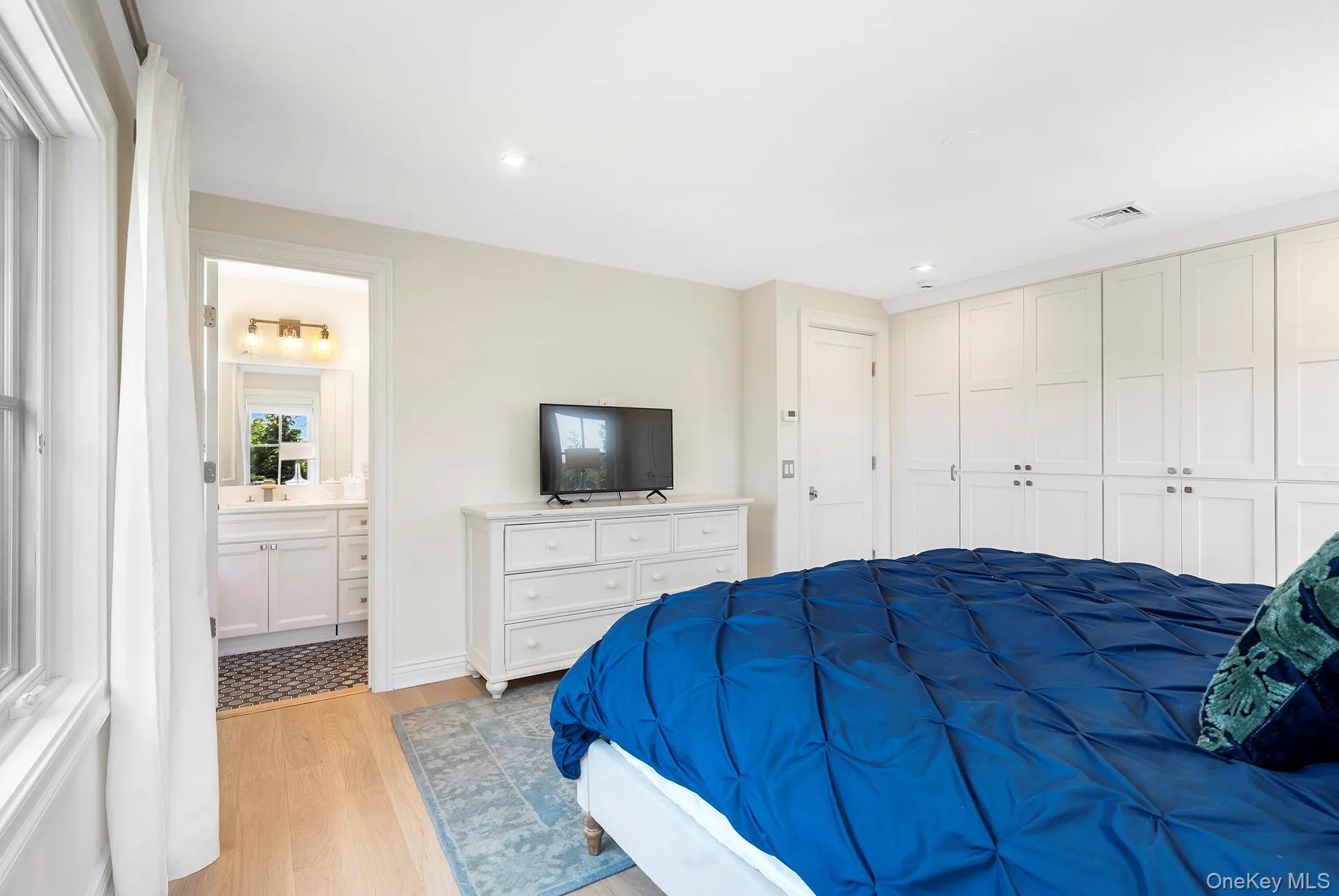 166 Greenwich Street, East Hampton, NY, 3 Bedrooms Bedrooms, 9 Rooms Rooms,2 BathroomsBathrooms,Residential,For Rent,Greenwich,0,1046325 166 Greenwich Street, East Hampton, NY, 3 Bedrooms Bedrooms, 9 Rooms Rooms,2 BathroomsBathrooms,Residential,For Rent,Greenwich,0,1046325