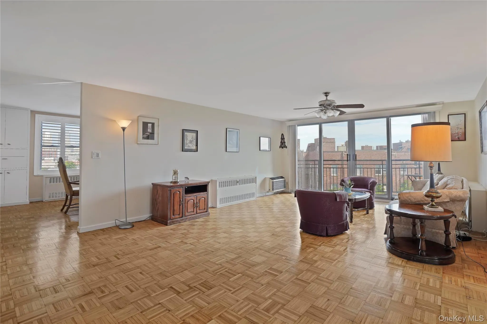 Huge Living Room With Ceiling Fan & Private Balcony Huge Living Room With Ceiling Fan & Private Balcony
