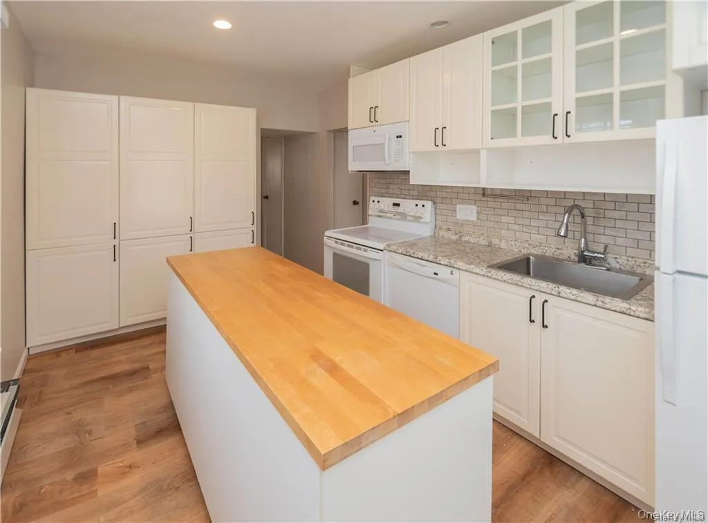 46 Midway Drive, Monroe, NY, 3 Bedrooms Bedrooms, 6 Rooms Rooms,2 BathroomsBathrooms,Residential,For Rent,Midway,0,1046331 46 Midway Drive, Monroe, NY, 3 Bedrooms Bedrooms, 6 Rooms Rooms,2 BathroomsBathrooms,Residential,For Rent,Midway,0,1046331