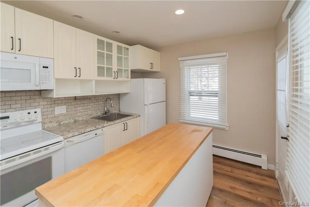 46 Midway Drive, Monroe, NY, 3 Bedrooms Bedrooms, 6 Rooms Rooms,2 BathroomsBathrooms,Residential,For Rent,Midway,0,1046331 46 Midway Drive, Monroe, NY, 3 Bedrooms Bedrooms, 6 Rooms Rooms,2 BathroomsBathrooms,Residential,For Rent,Midway,0,1046331